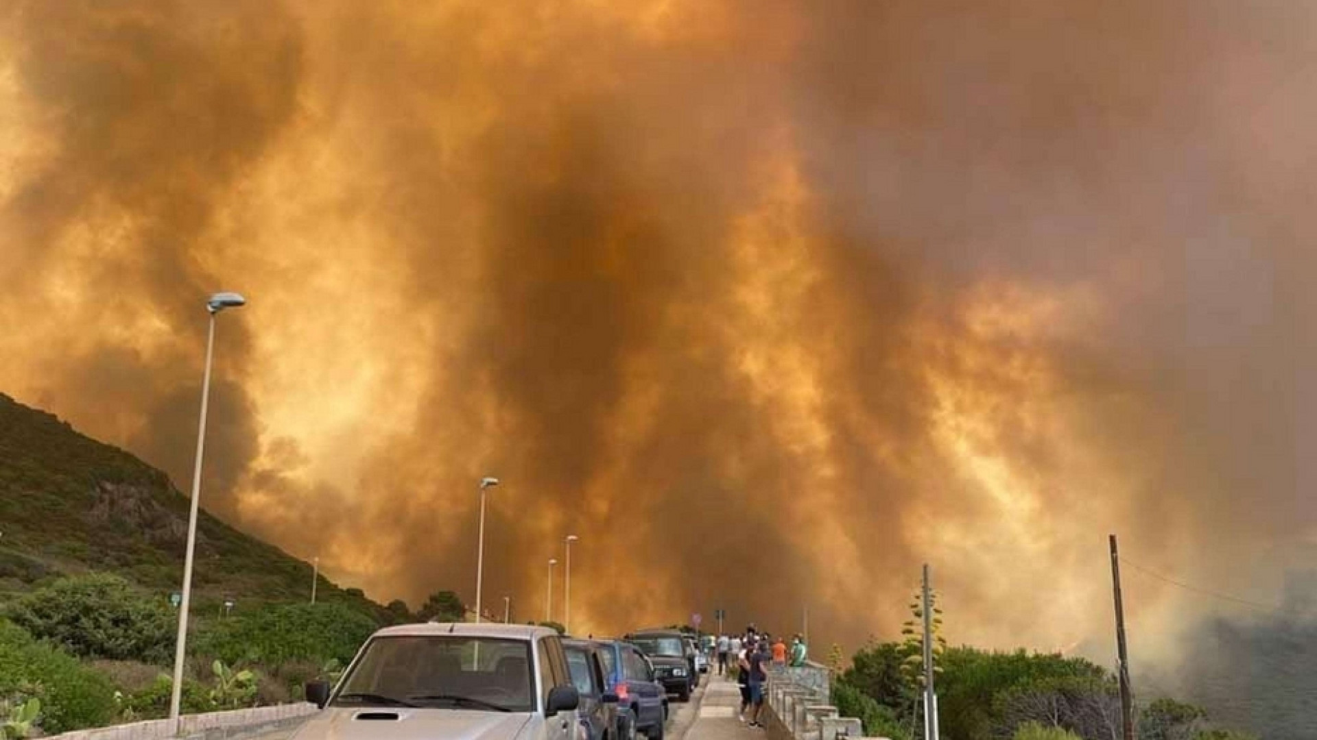 Immagine di Incendi in Sardegna e maltempo al Nord, la solidarietà di Bassetti