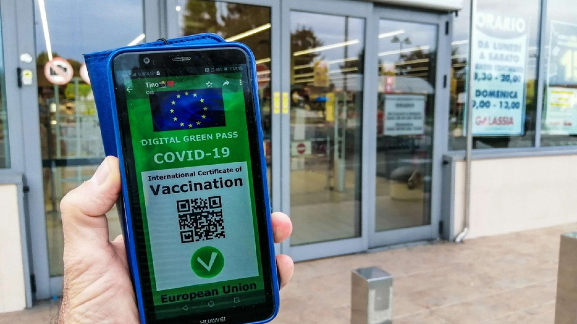 Immagine di Green pass da venerdì 6 agosto: ecco come funziona