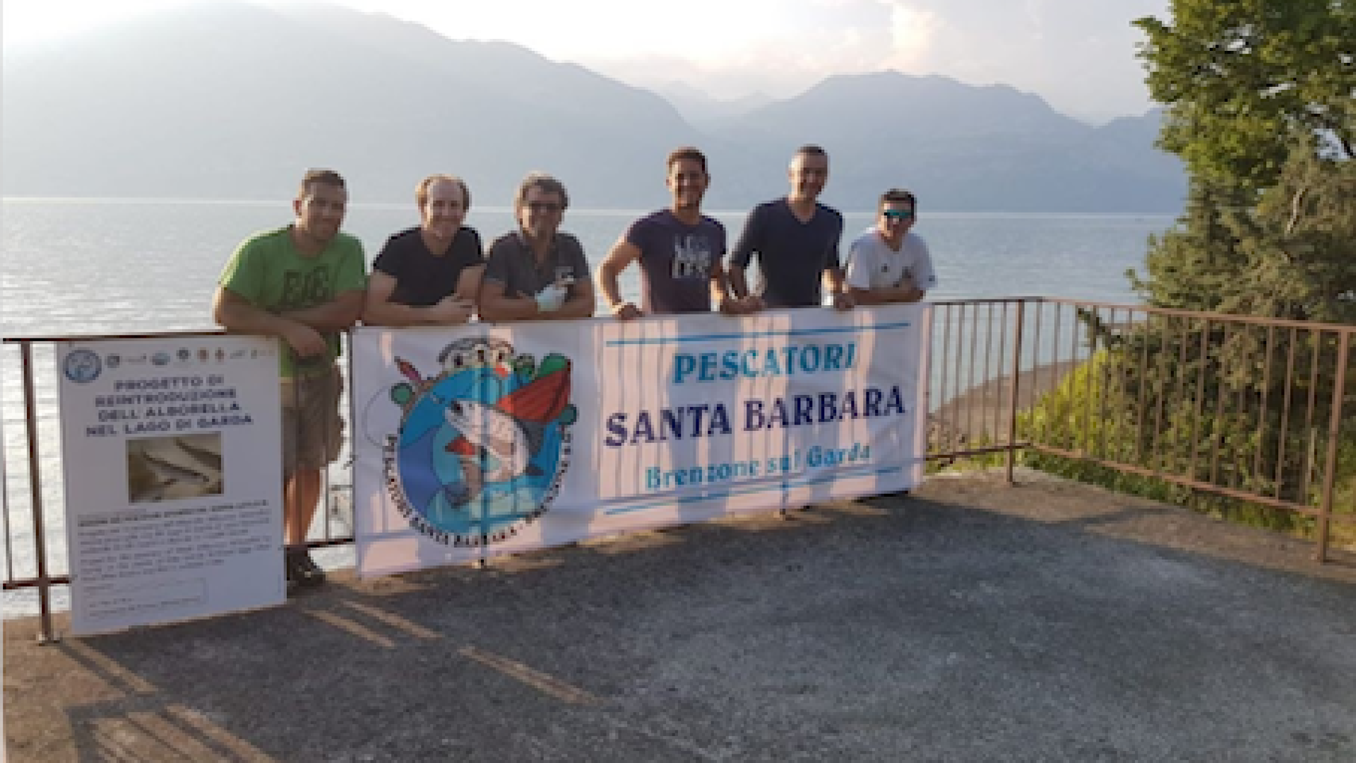 Immagine di I salvatori dell’alborella che la rivogliono nel Garda