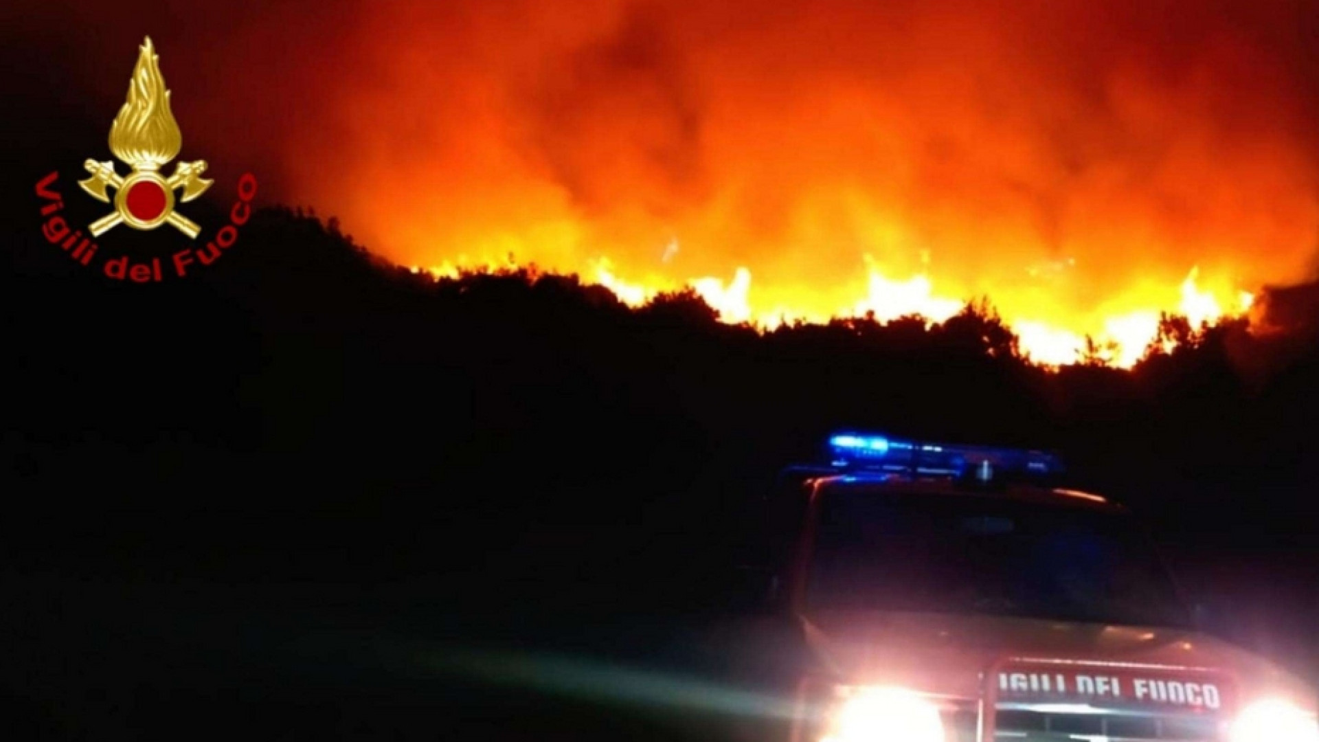 Immagine di Italia del Sud ancora sotto assedio, in Siberia il rogo più esteso del mondo