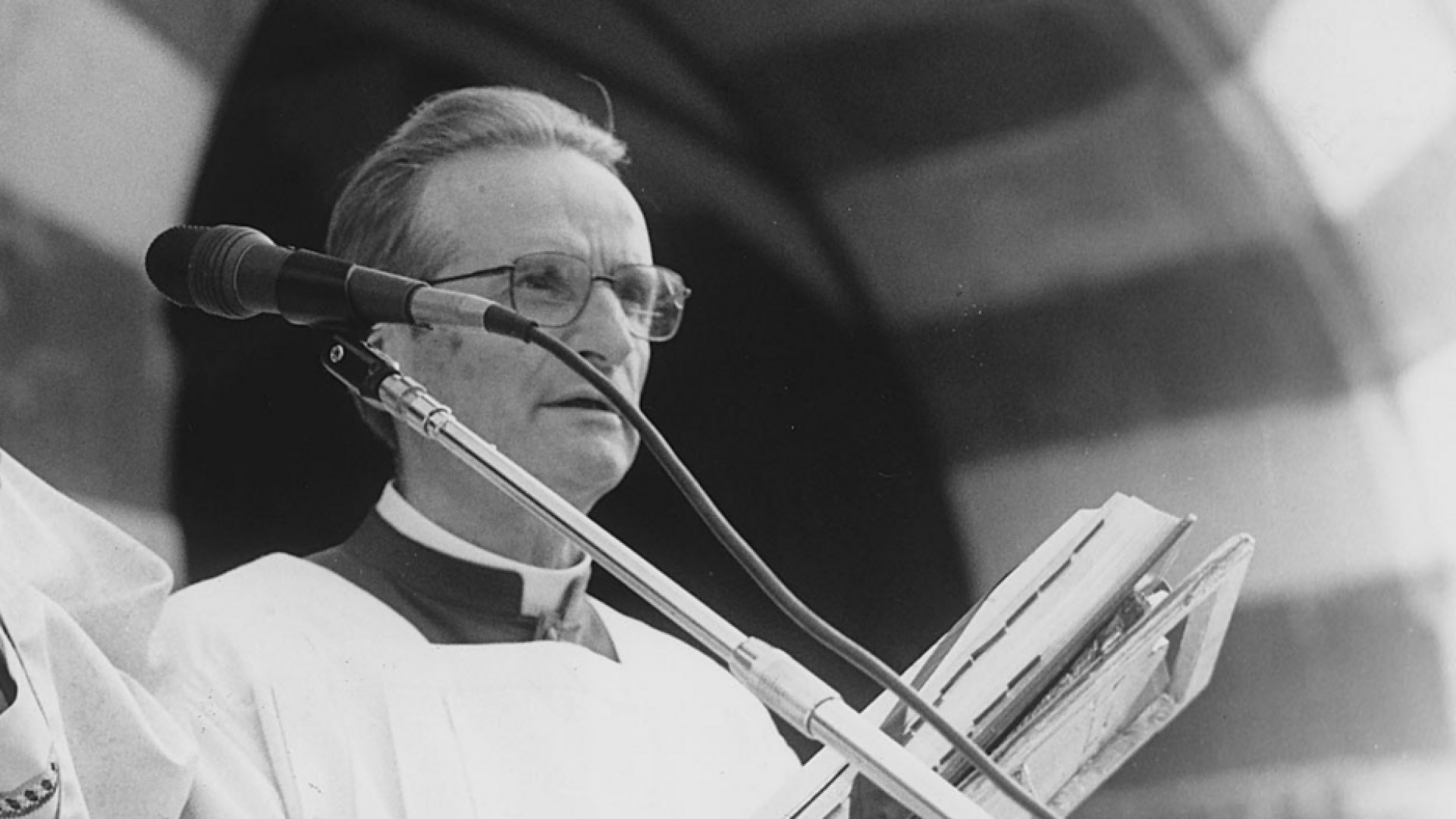 Immagine di Addio a monsignor Mellera, lo storico cerimoniere dei cardinali ambrosiani