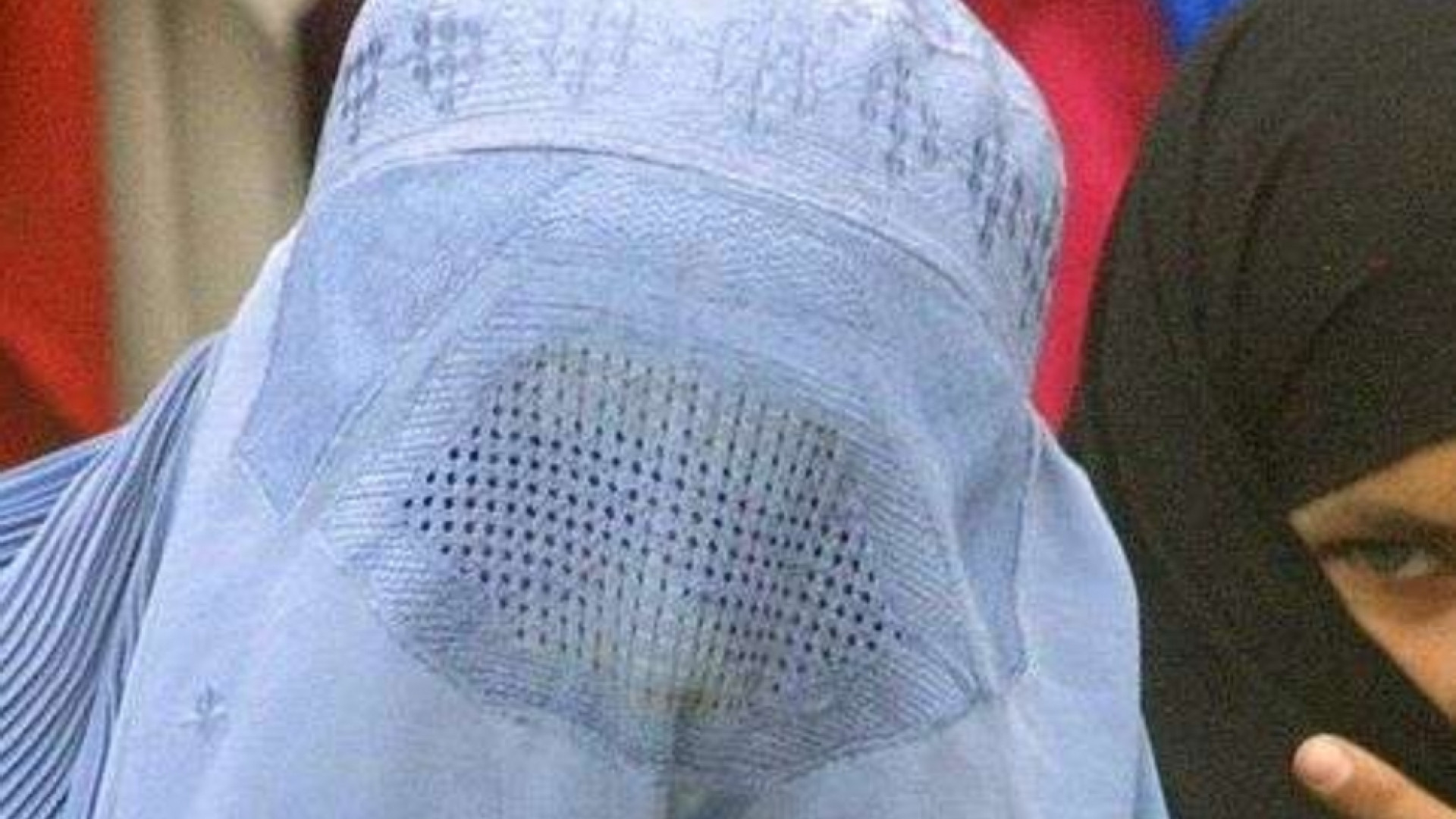 Immagine di A Herat gli occhi belli delle alunne nascosti dal burqa