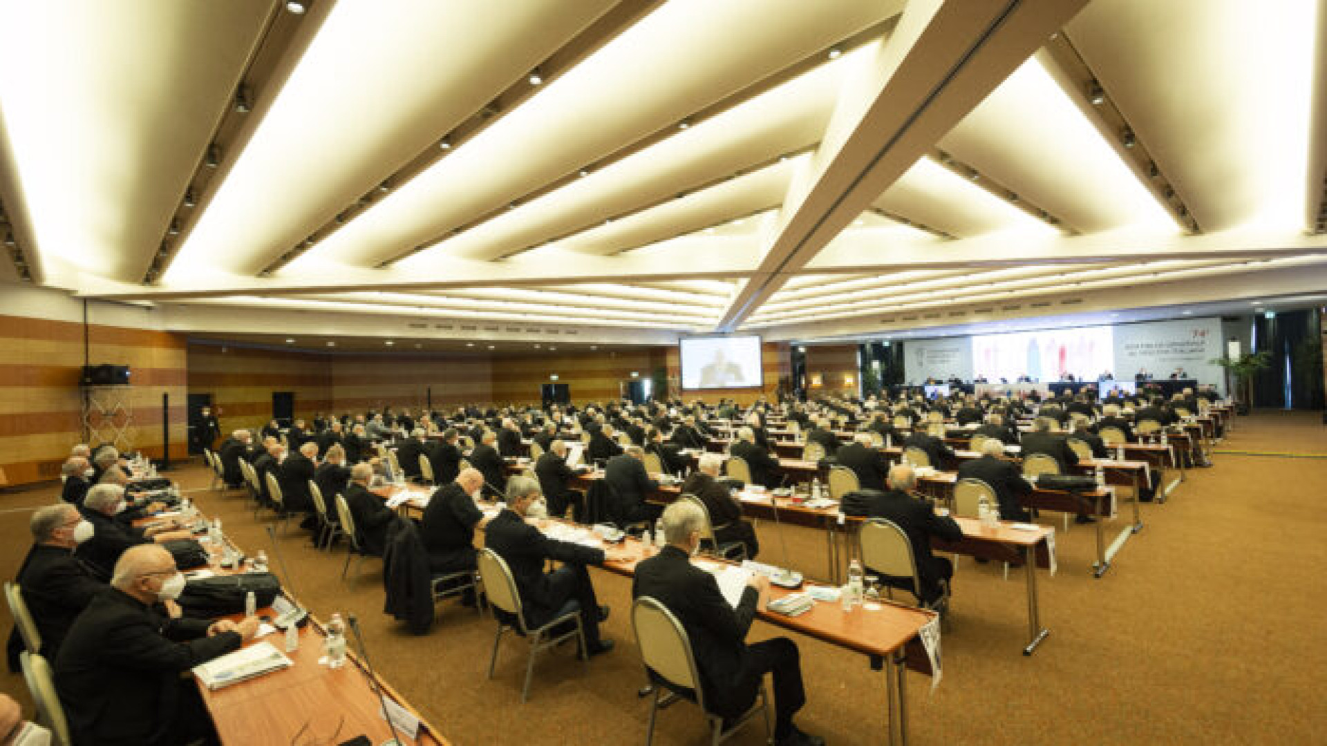 Immagine di Cei: Grave inquietudine per raccolta firme referendum sull'eutanasia