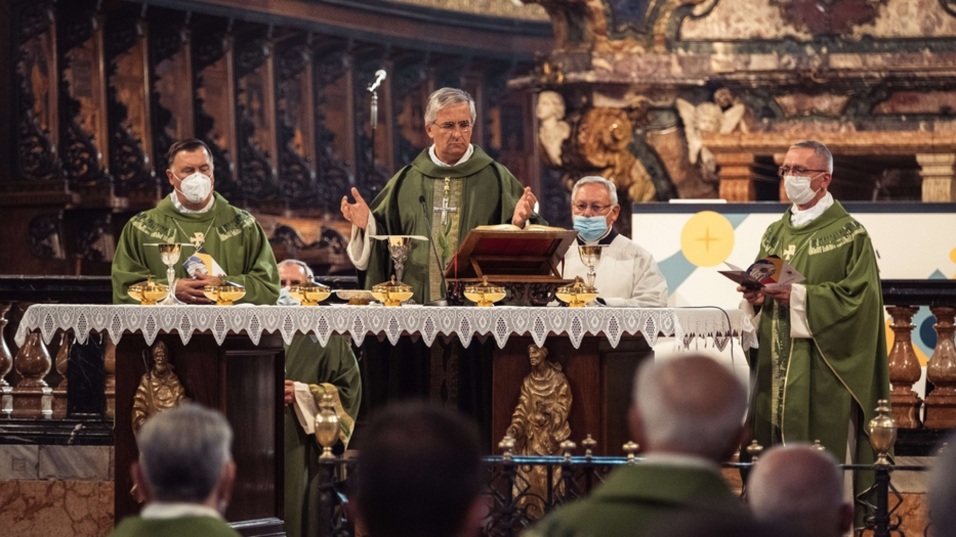 Immagine di «Le Messe? Con sempre meno fedeli. Ma le comunità siano case aperte a tutti»
