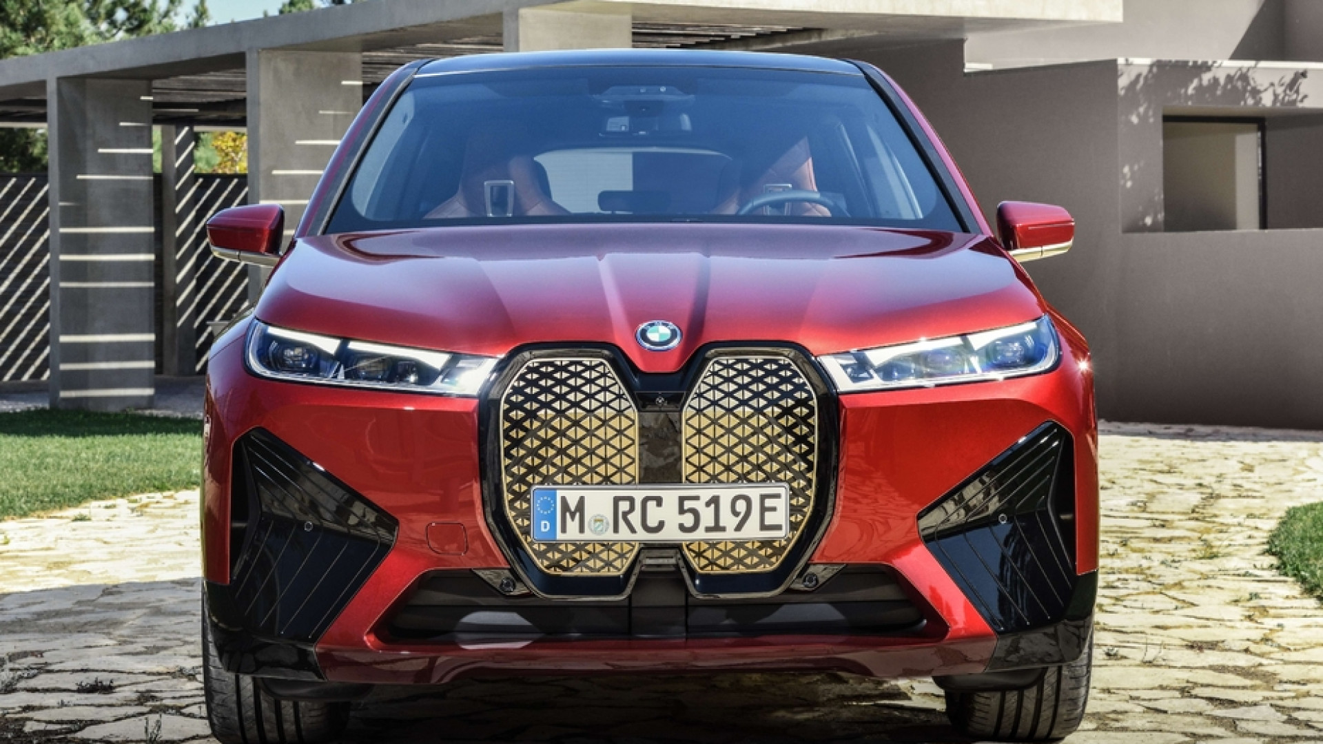 Immagine di Com'è e quanto costa la nuova BMW iX