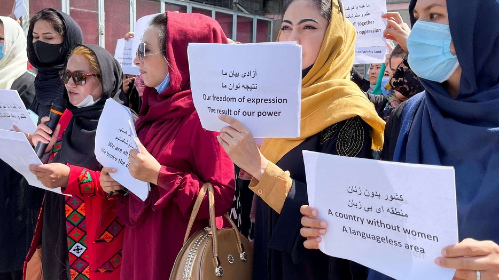 Immagine di Dopo Herat, le donne scendono in piazza anche a Kabul: vogliamo lavorare