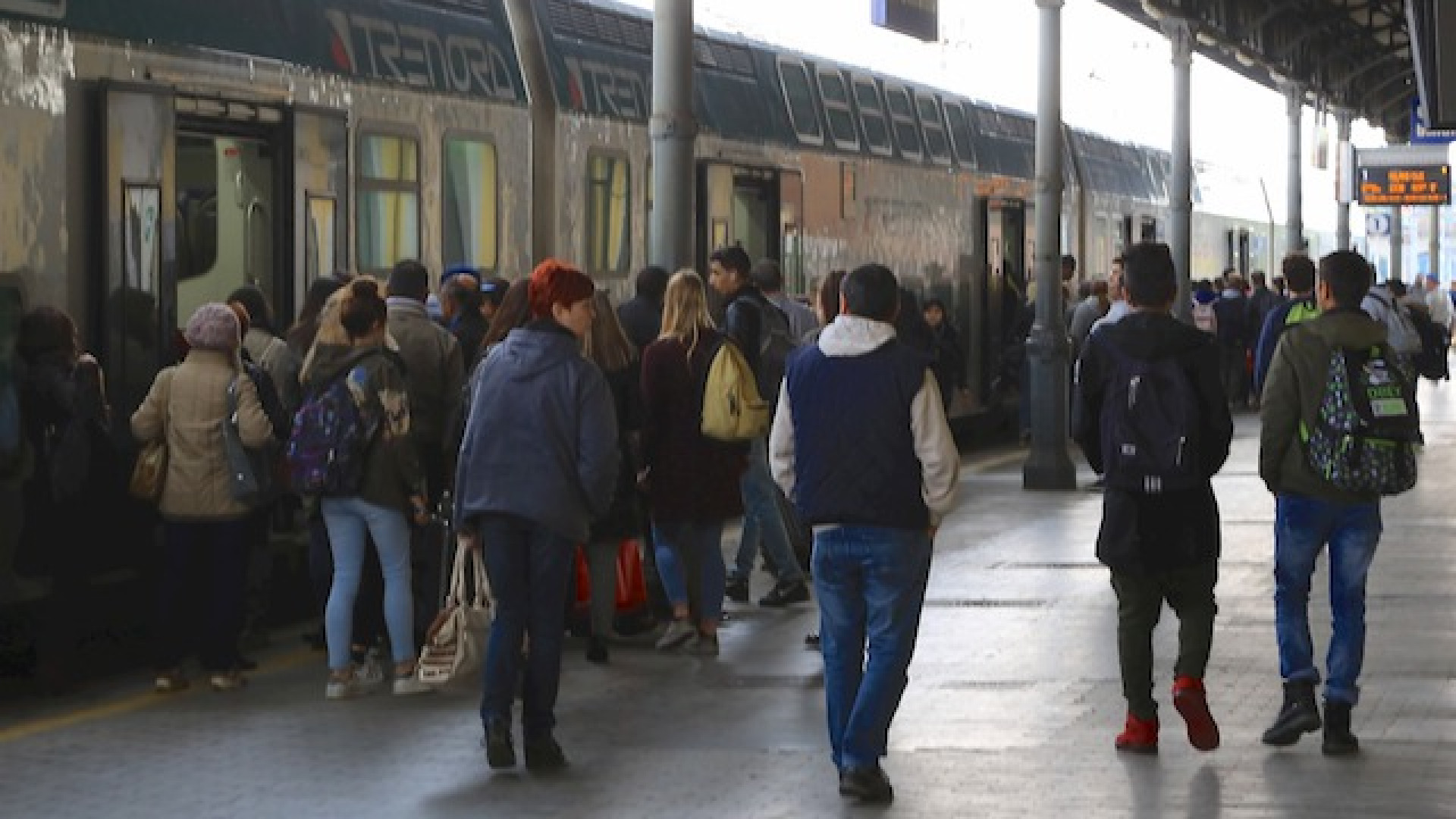 Immagine di Domenica 5 settembre in Lombardia sciopero dei treni regionali