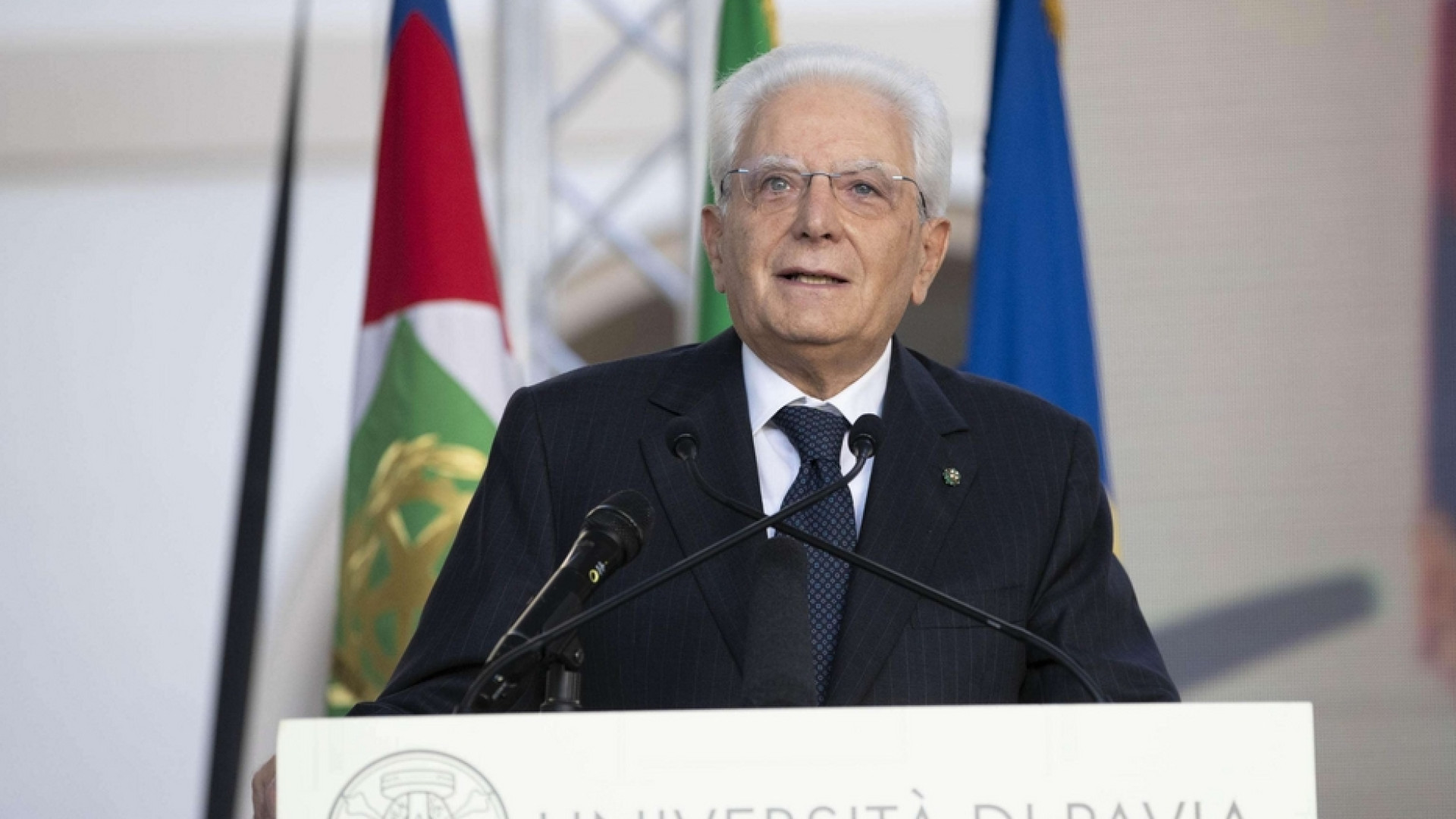 Immagine di Mattarella: non si invochi libertà per non vaccinarsi, a rischio la vita altrui
