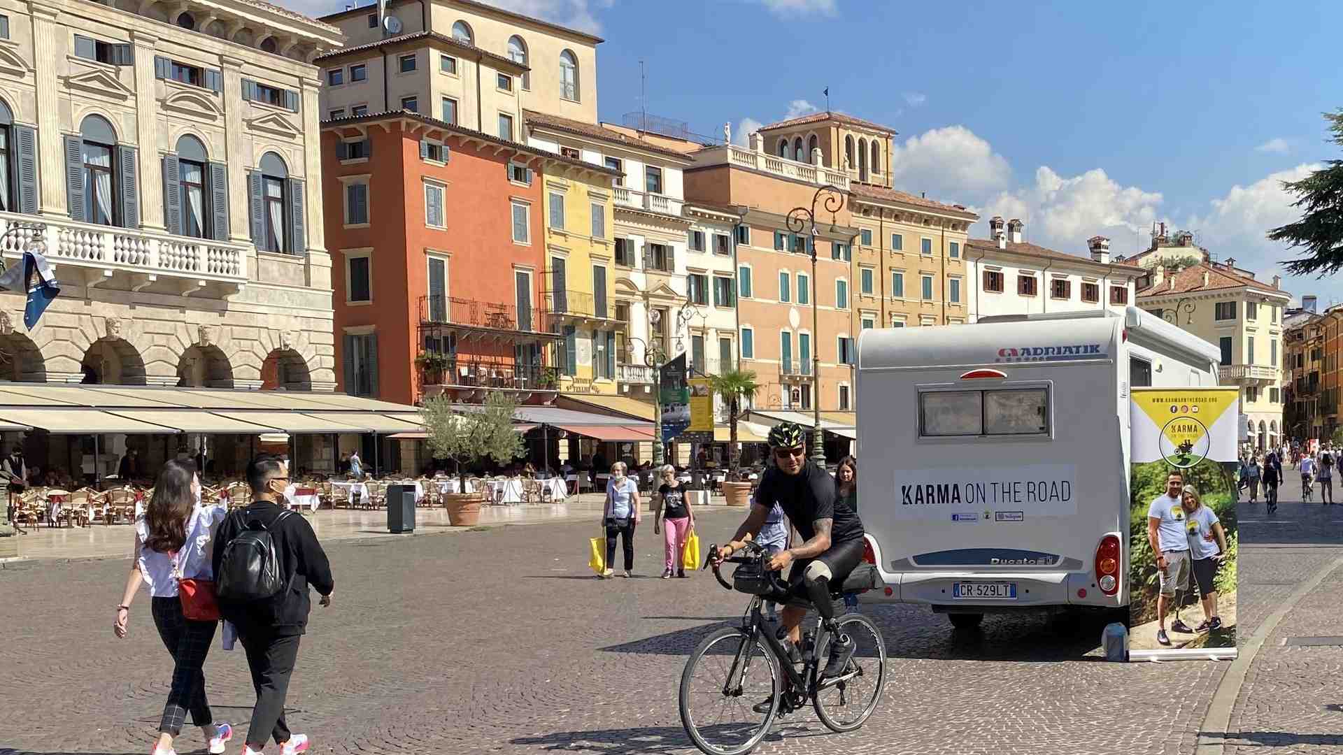 Immagine di Il giro d'Italia di Luca: due ruote e una gamba