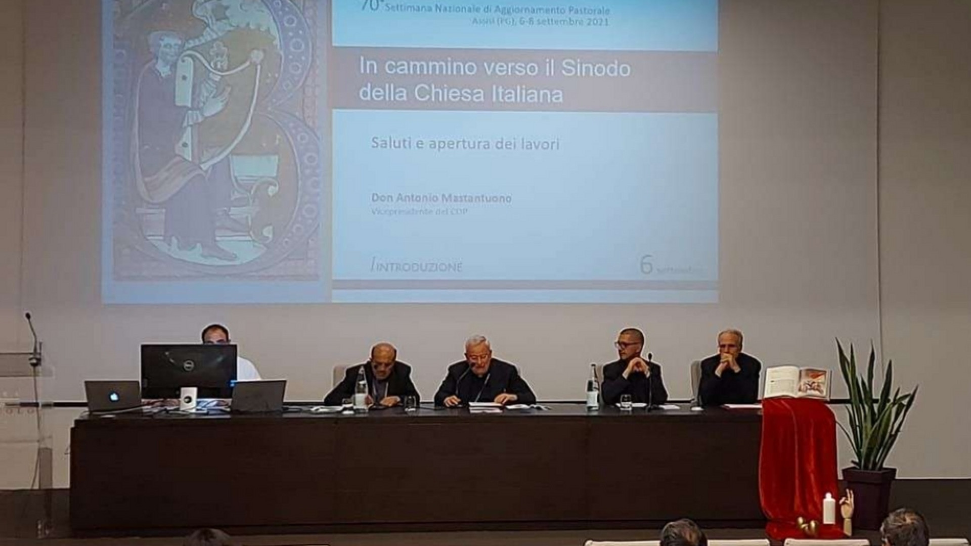 Immagine di Cammino sinodale in Italia. Bassetti: è l'ora della rinascita