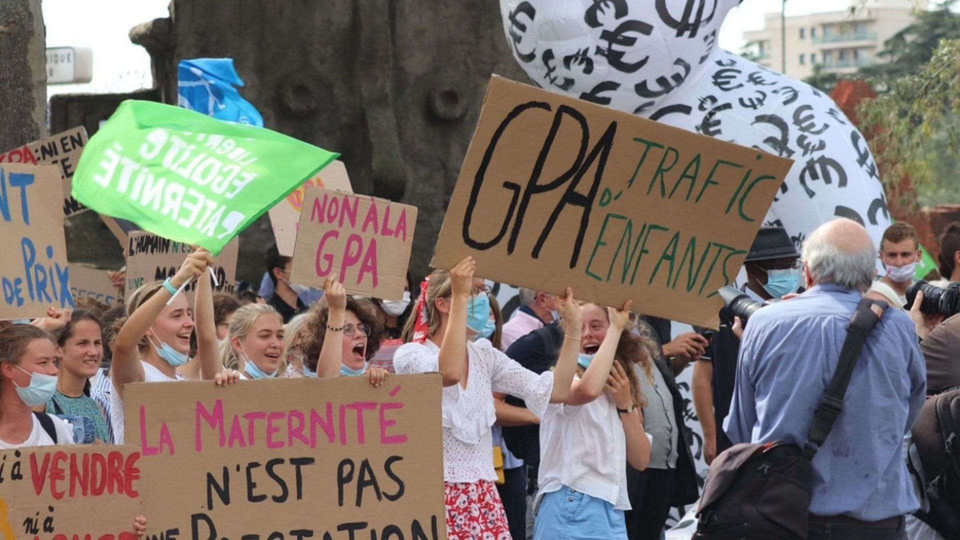 Immagine di «I bimbi e le donne non sono merce. Fermate la Fiera dei figli su misura»