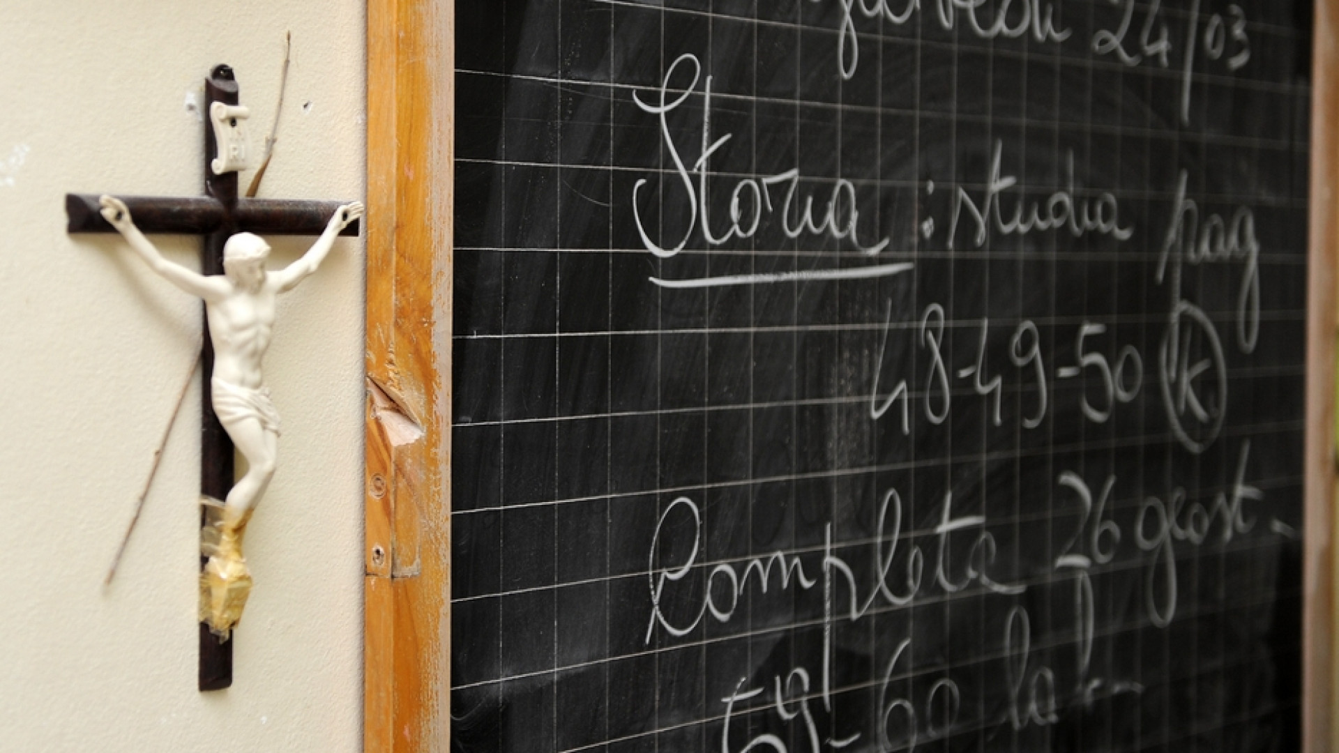 Immagine di Crocifisso in aula non è discriminatorio. Russo: "Invito al dialogo"
