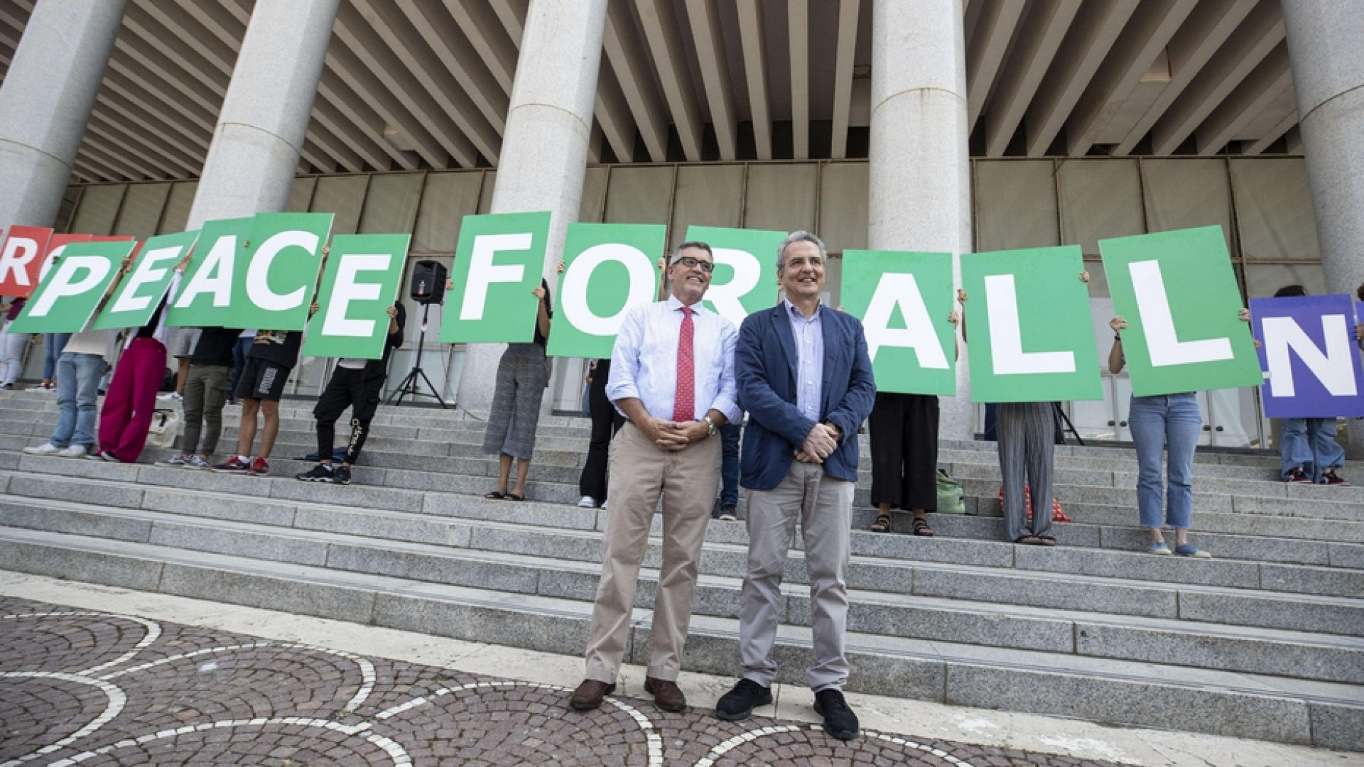 Immagine di A 20 anni dall'11 settembre il flash mob dei "Giovani per la pace"