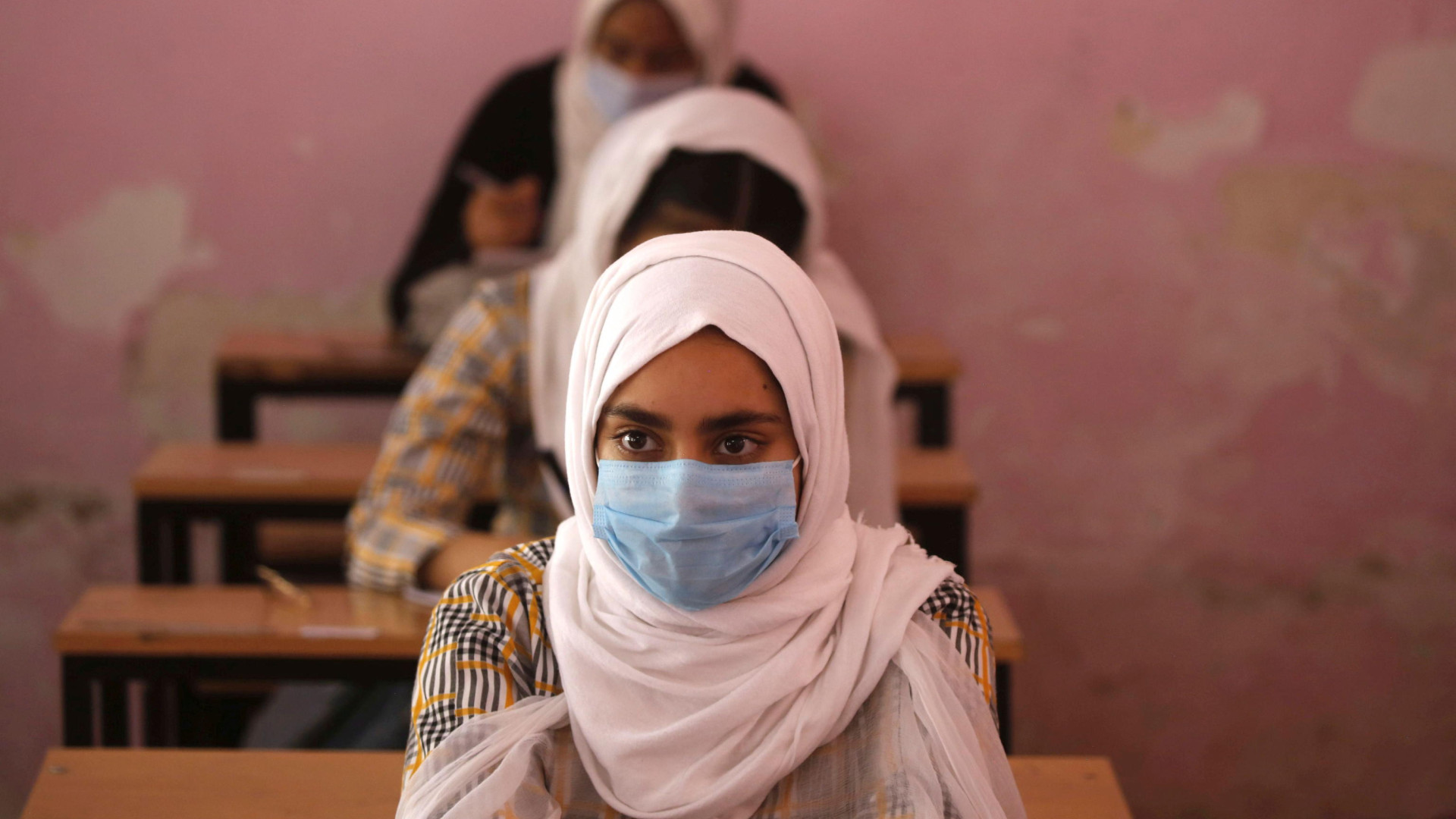 Immagine di 10 immagini per vedere la scuola, vicina o lontana