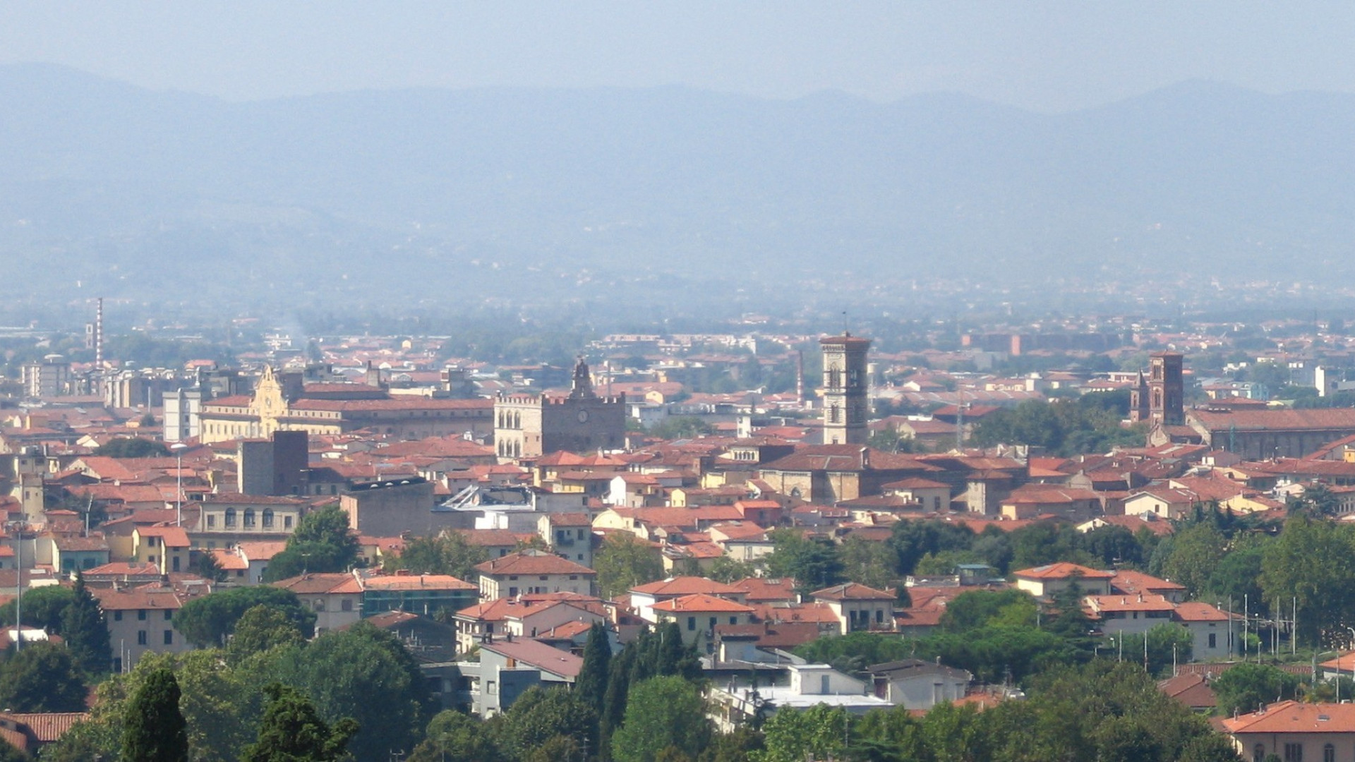 Immagine di Prete ai domiciliari per droga, lo sgomento del vescovo