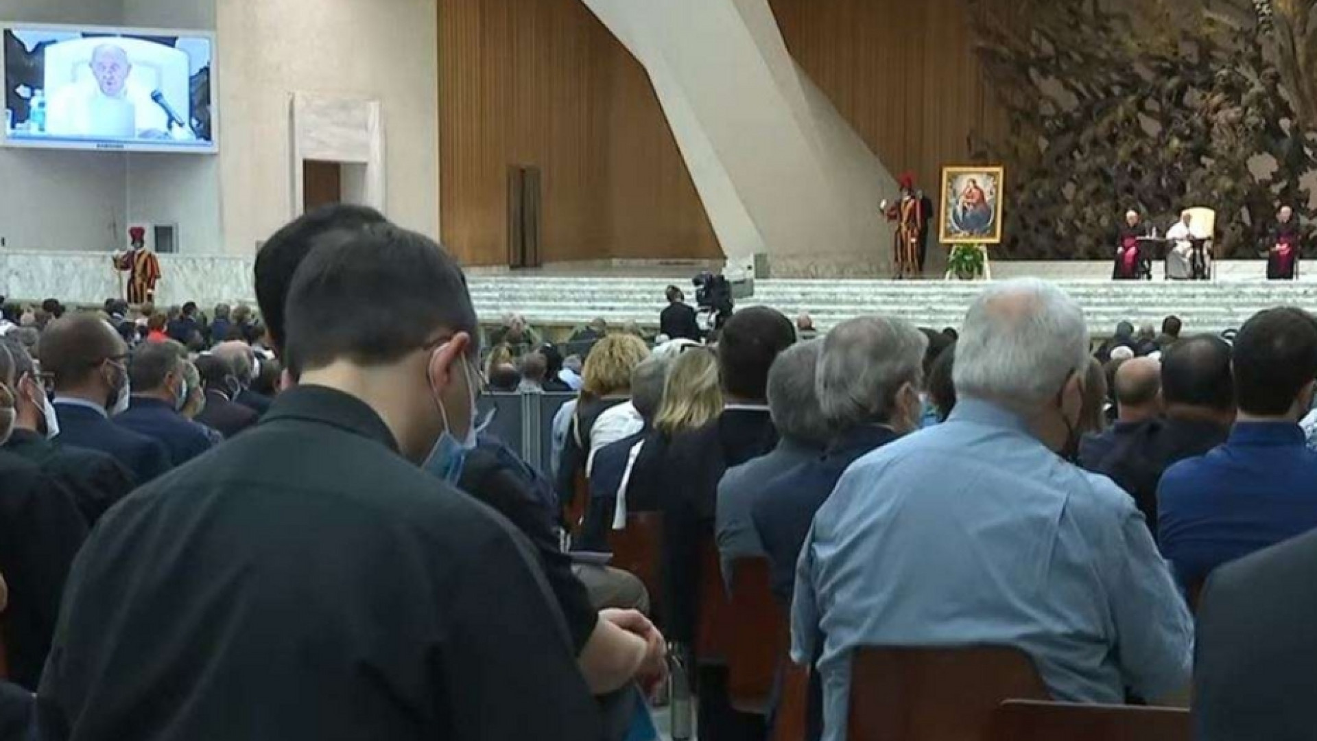 Immagine di Il Papa: «La parrocchia è casa di tutti. Non è un club esclusivo»