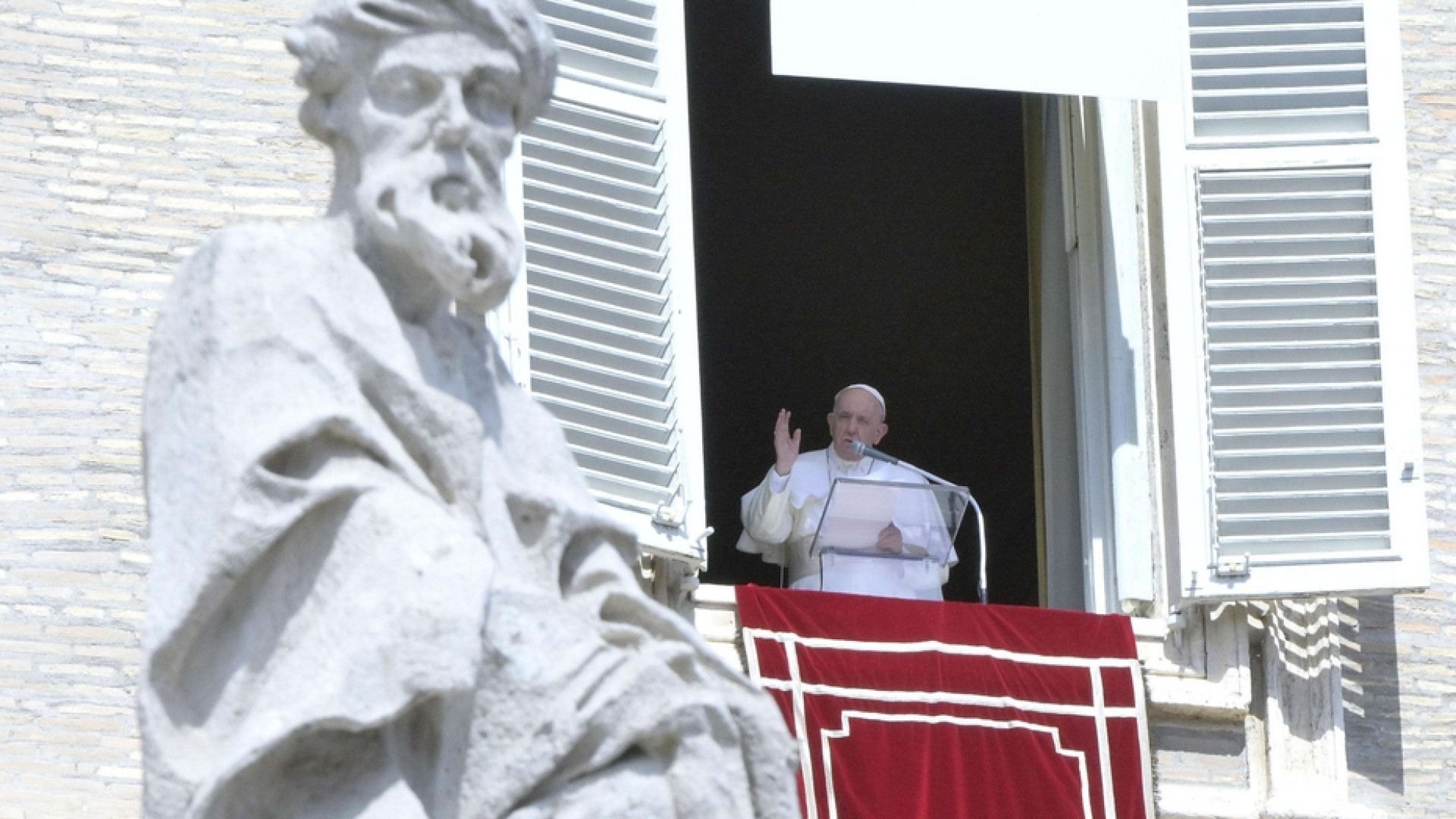 Immagine di Il Papa: servire chi è ai margini senza cercare gratificazioni personali