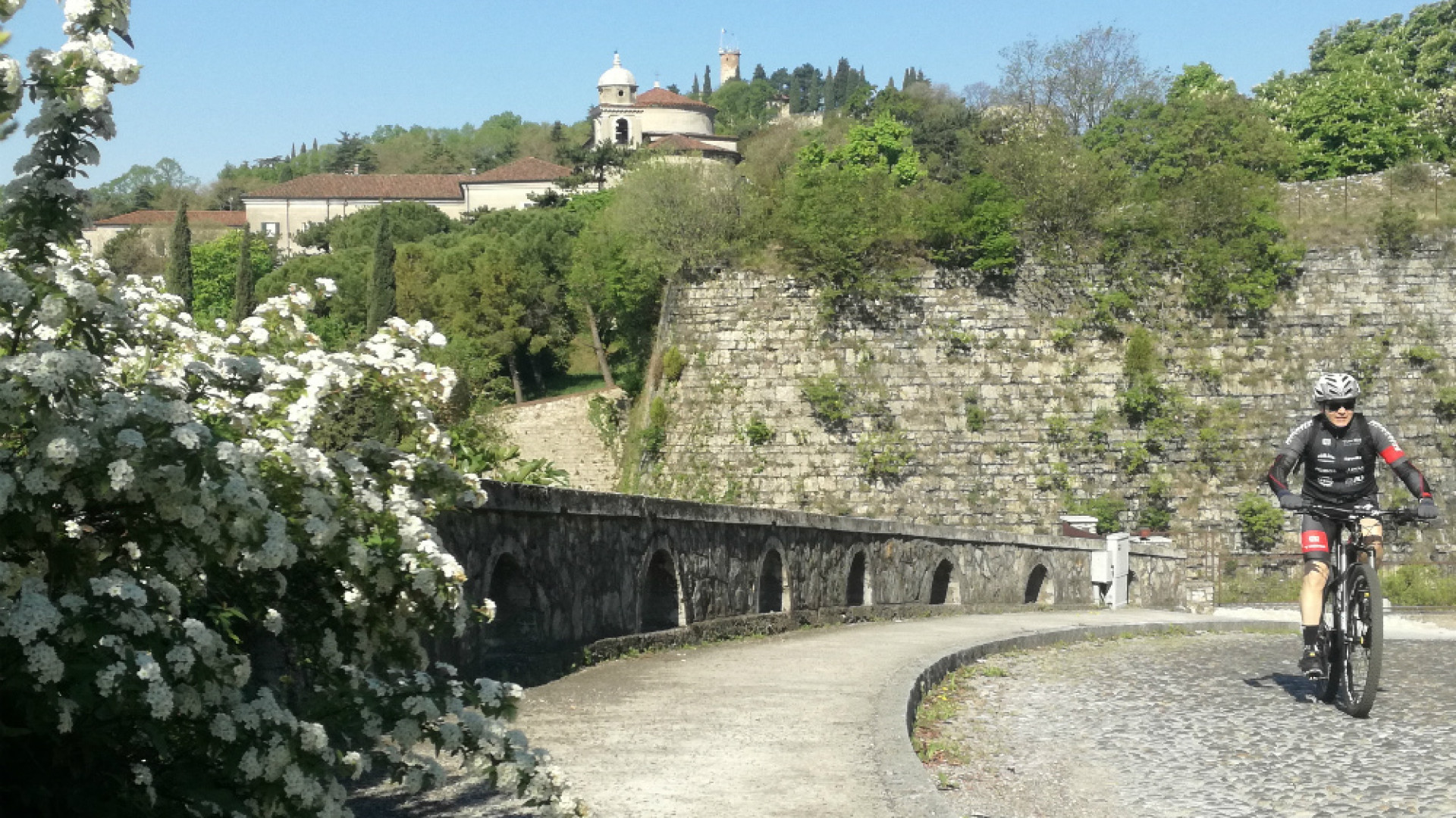 Immagine di Paradiso dell’outdoor tra funghi e castagni