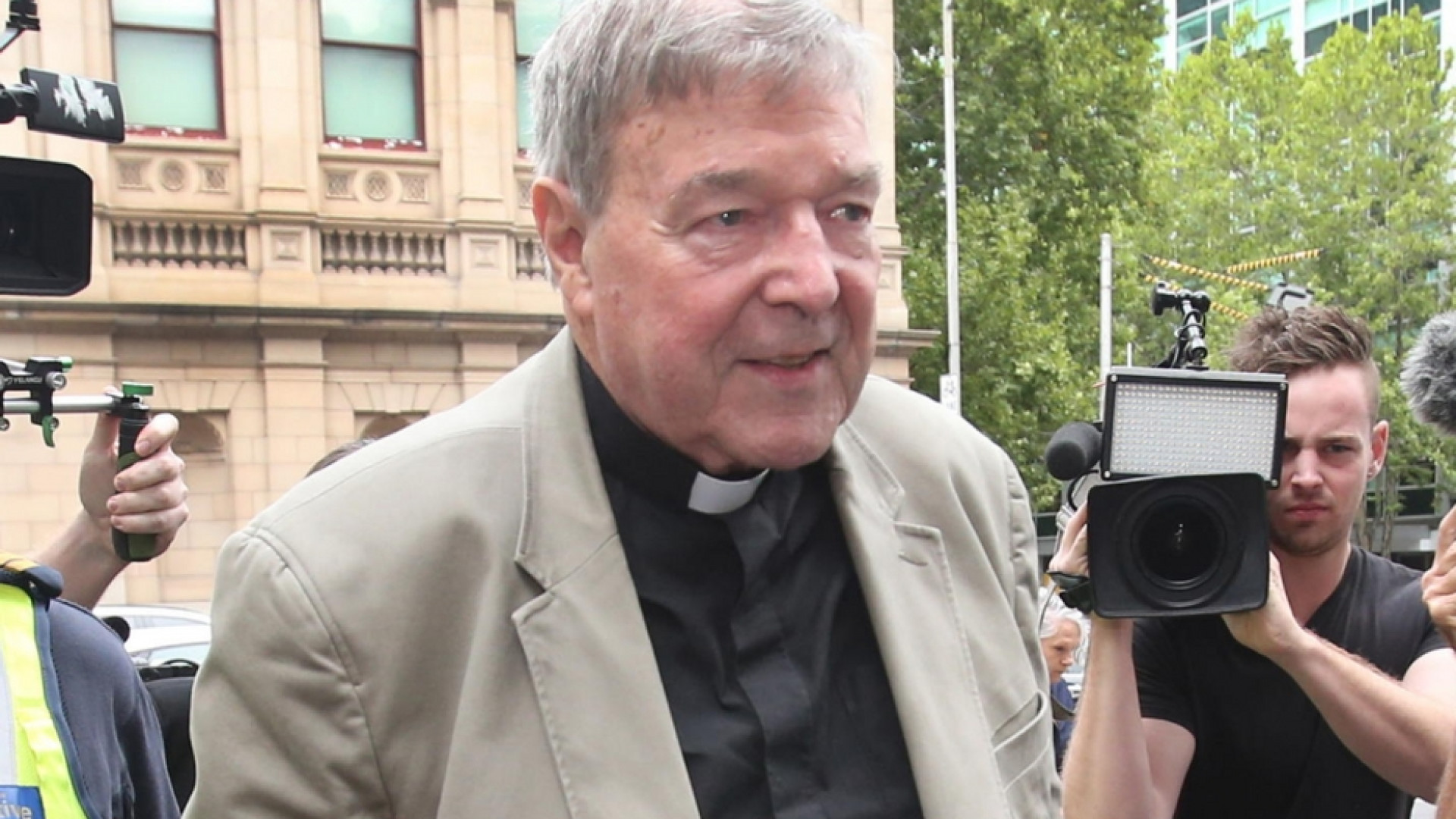 Immagine di Il cardinale Pell: in cella non potevo dire Messa. L'Eucaristia da una suora