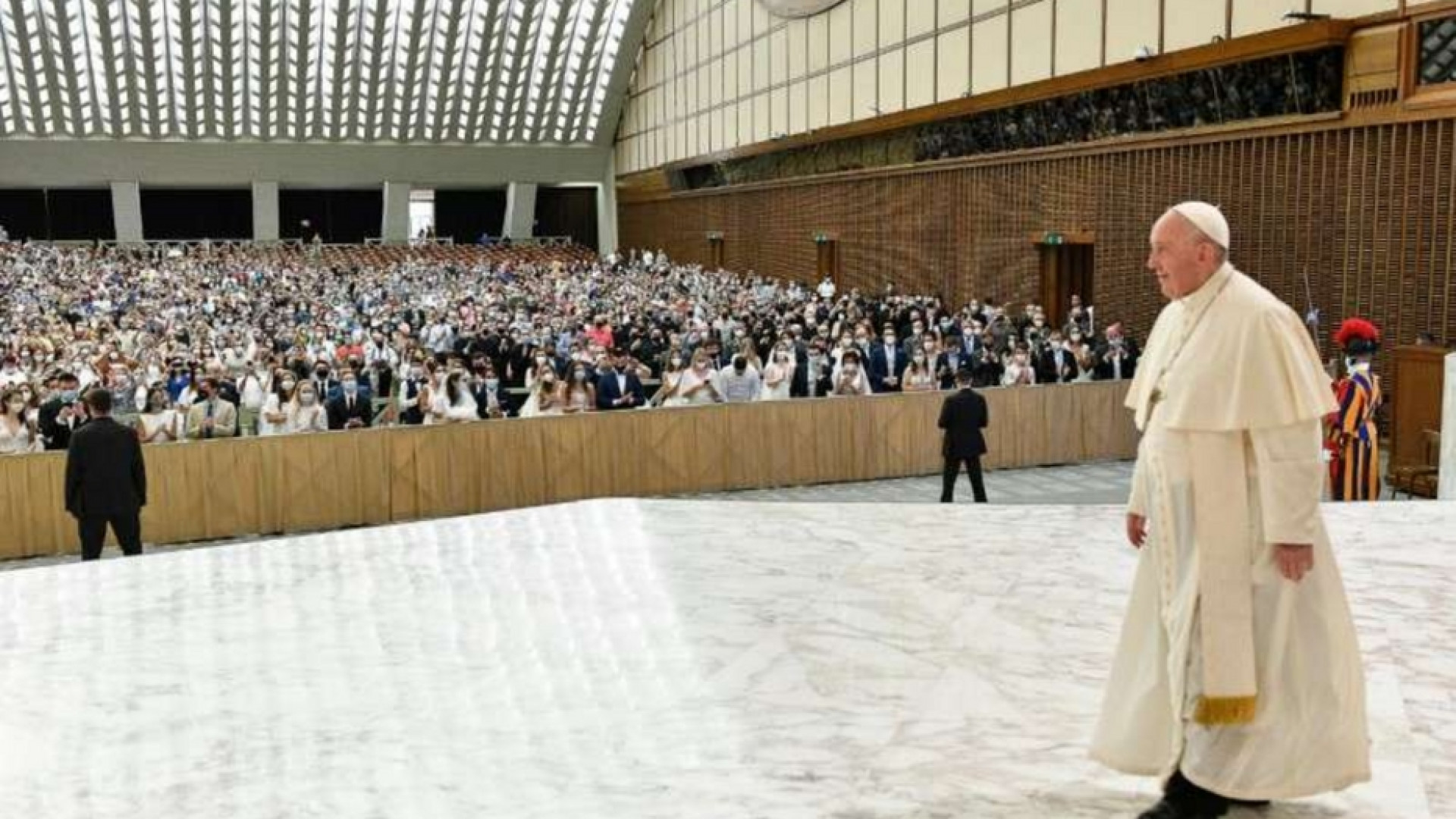 Immagine di Il Papa: tutti siamo "santi" ma dobbiamo collaborare con Dio