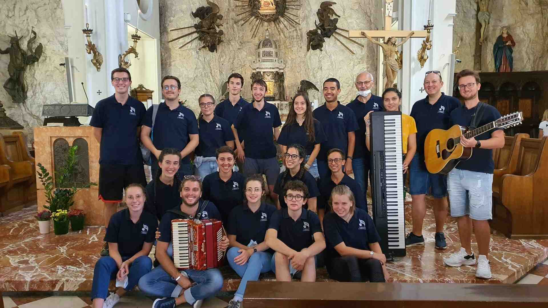 Immagine di La Grotta di Lourdes trova il suo spazio grazie ai giovani