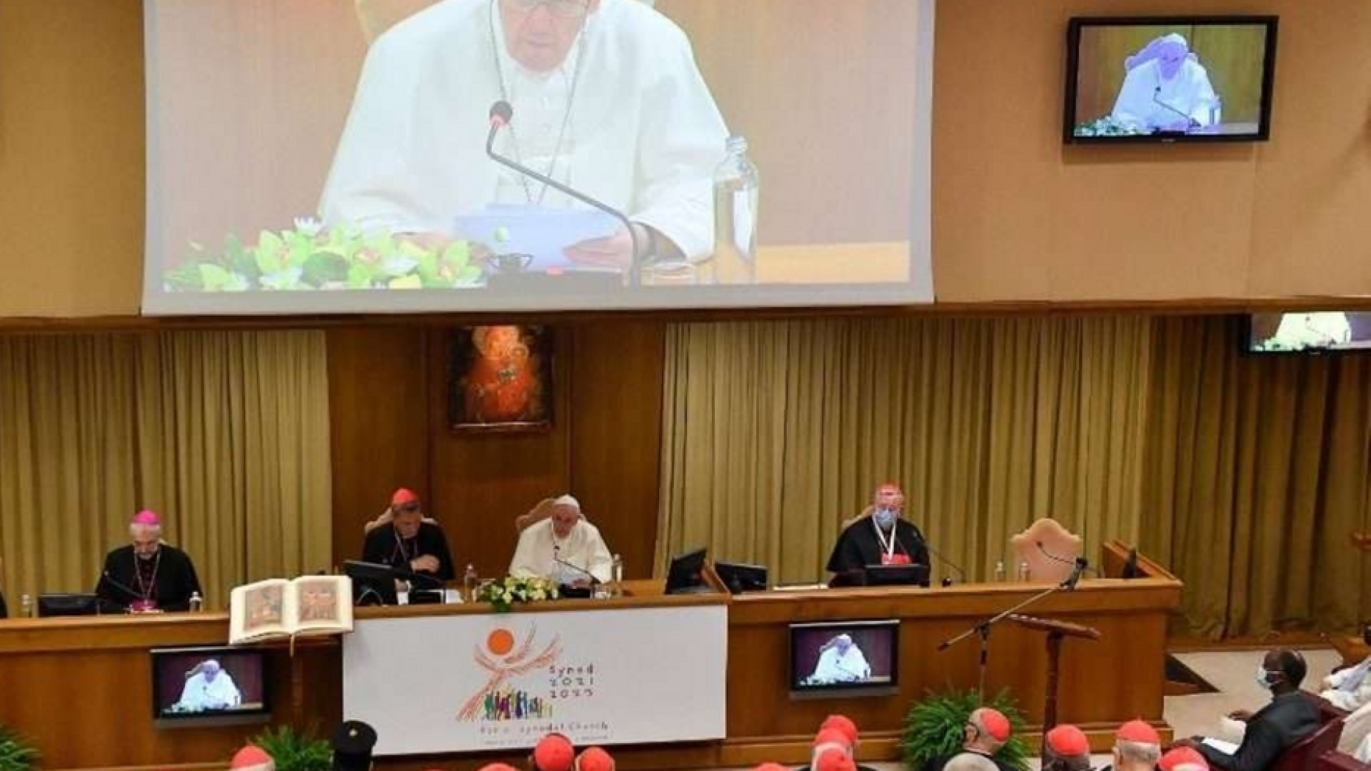 Immagine di Il Papa: «Diventare una Chiesa della vicinanza». Domenica l'avvio