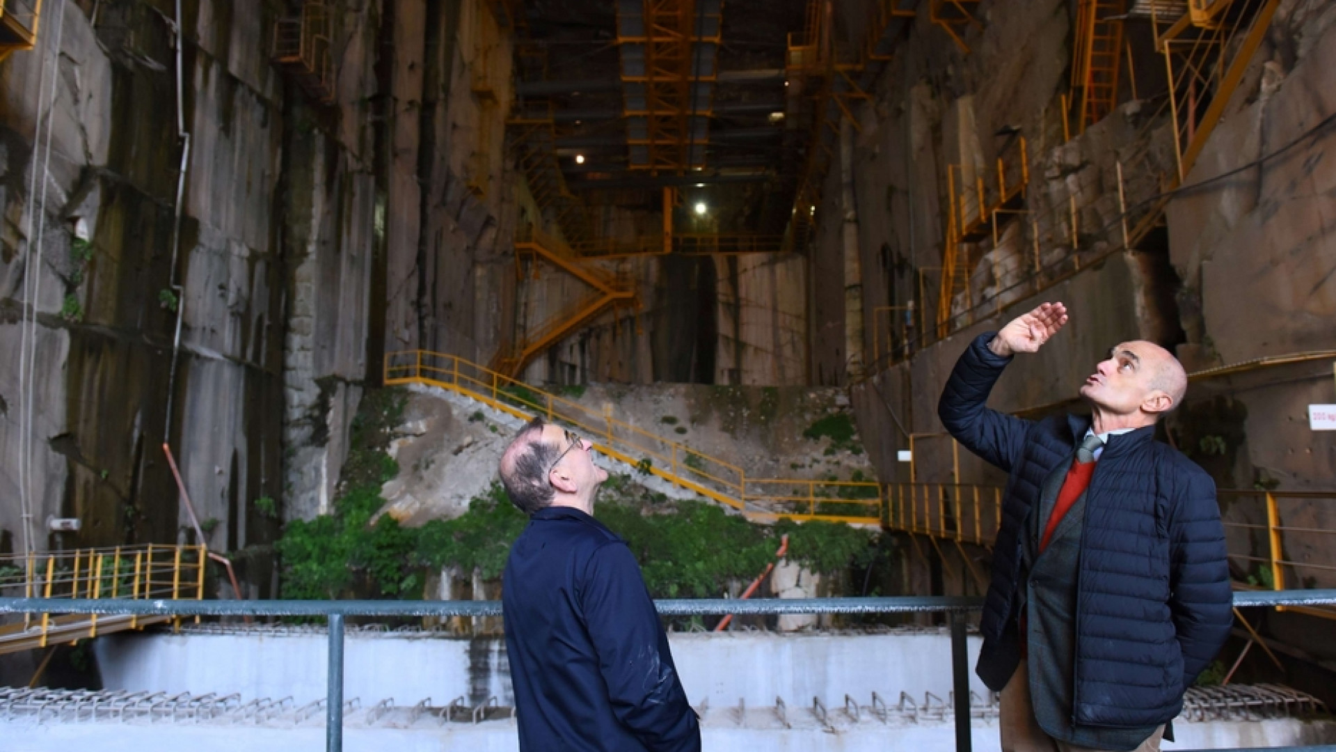 Immagine di Delpini alla Cava Madre del Duomo di Milano: nel profondo troviamo il bene