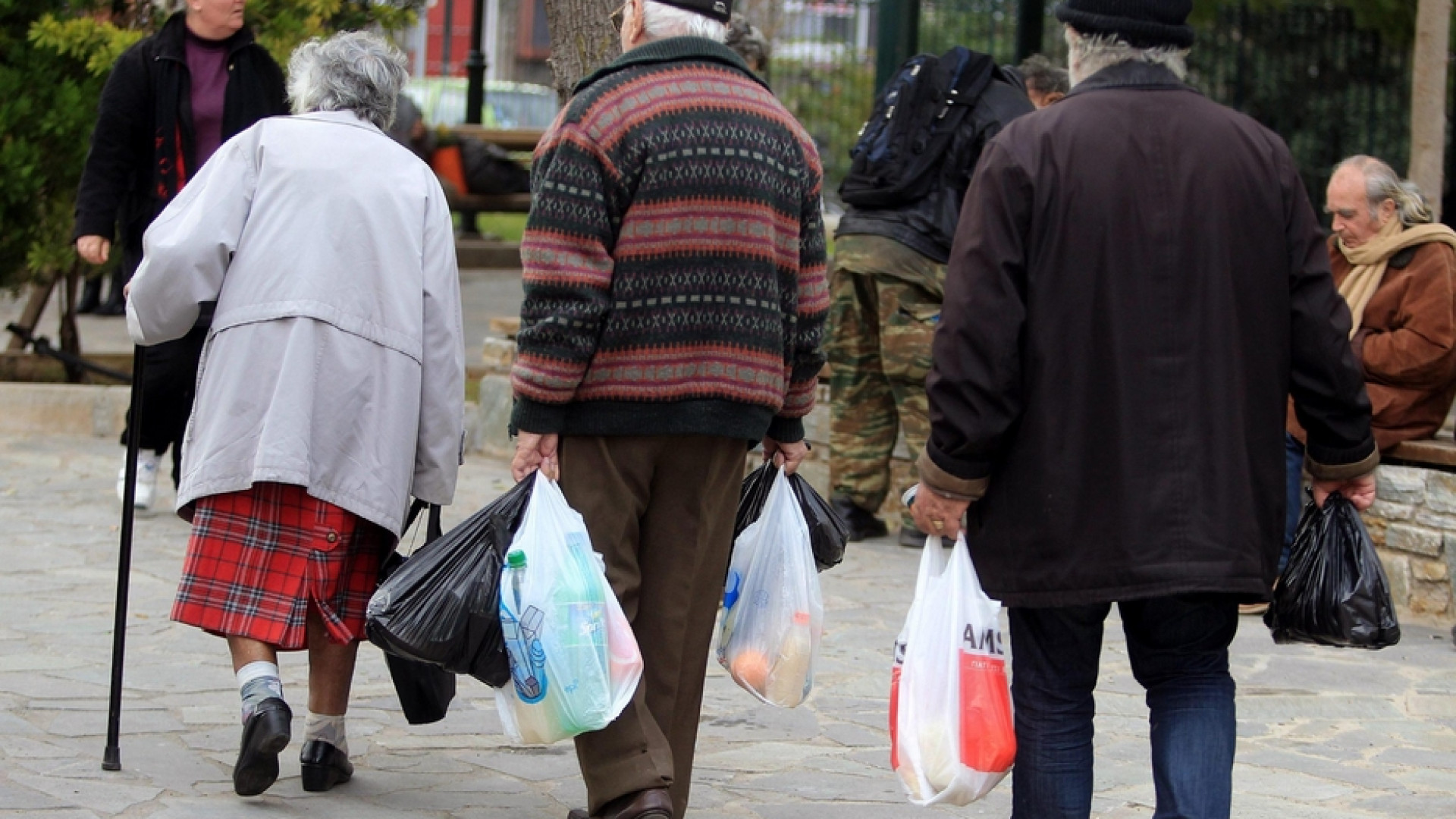 Immagine di Duecento casse "lente" al supermercato contro la solitudine degli anziani