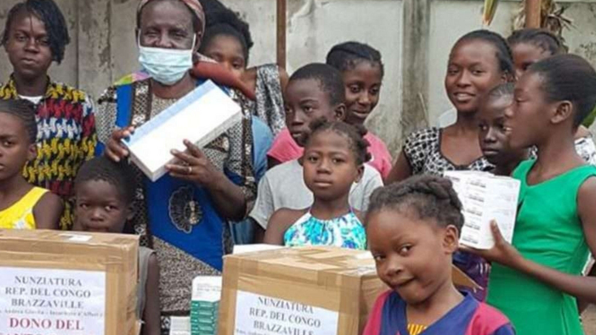 Immagine di Il dono del Papa a un orfanotrofio del Congo: farmaci per i bimbi malati