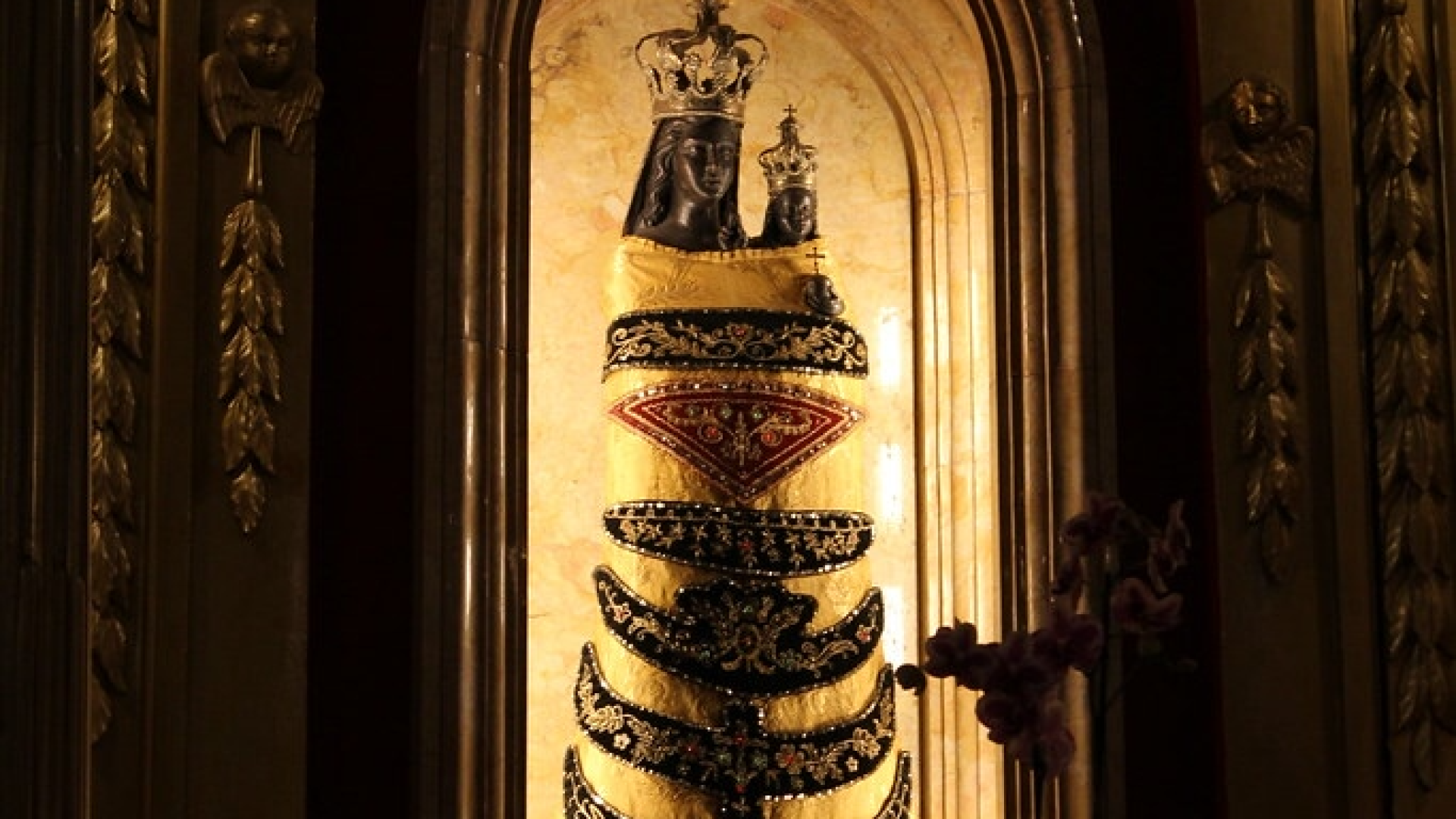 Immagine di Una settimana con la statua della Madonna di Loreto