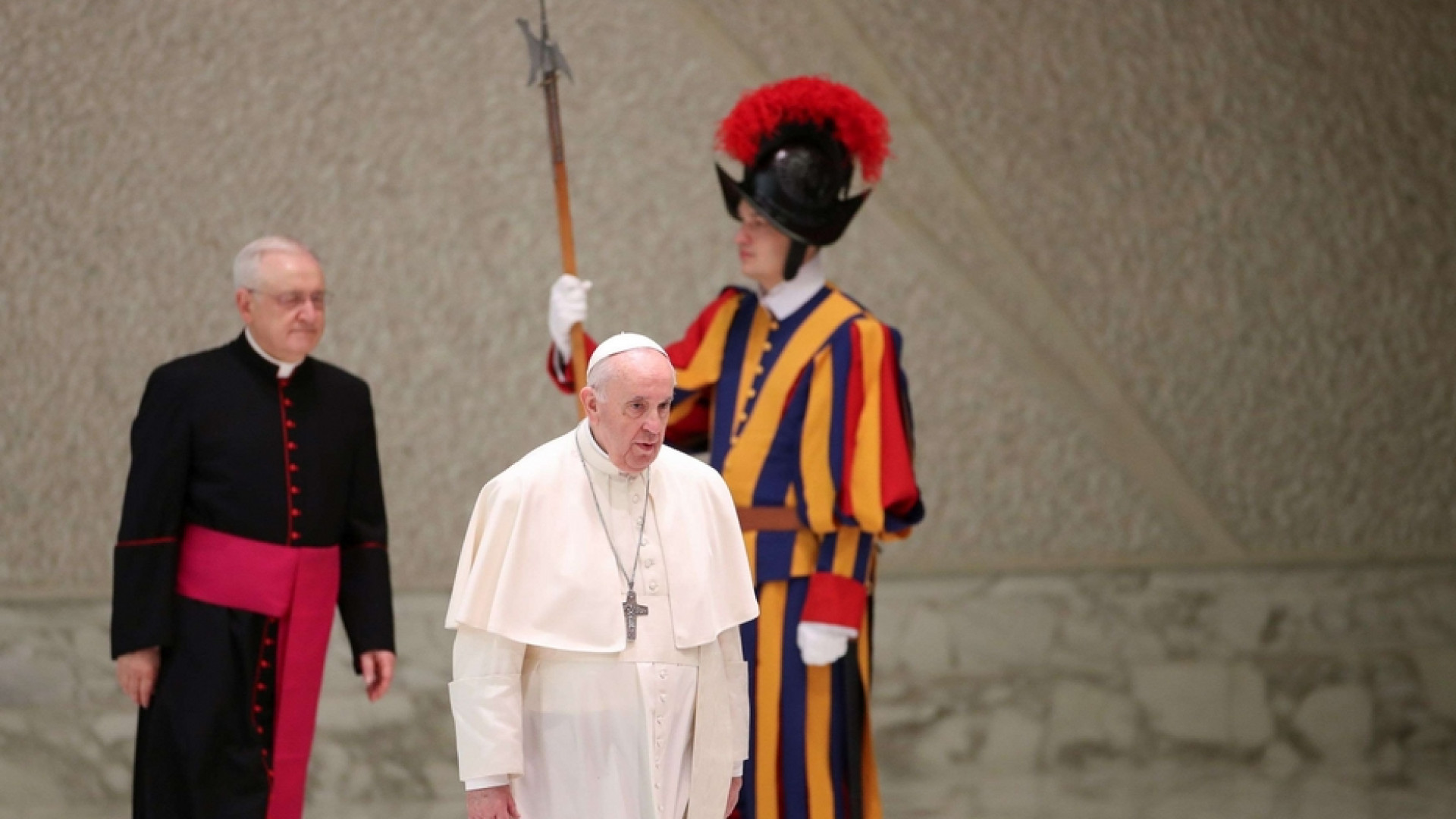 Immagine di Il Papa: la Chiesa non sia solo comandi e precetti