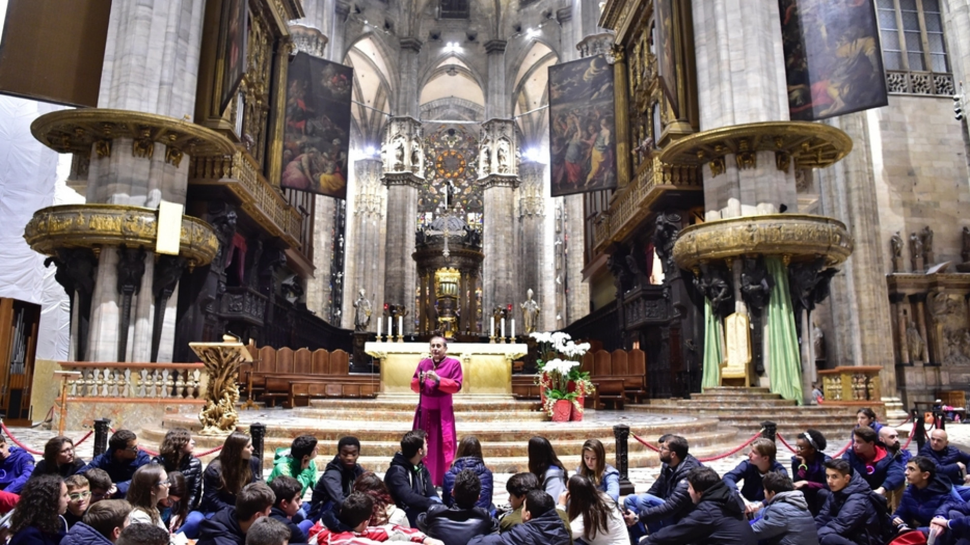 Immagine di Nel Duomo di Milano 200 giovani e 14 vescovi in dialogo da tutta la Lombardia