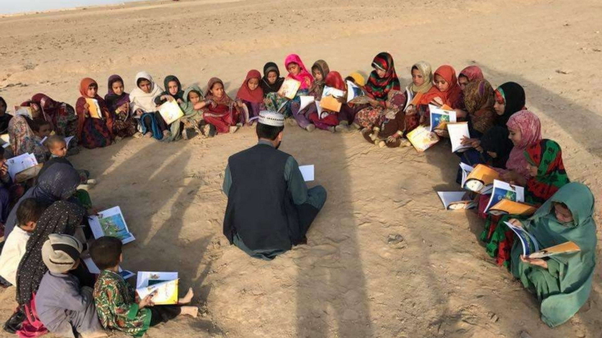 Immagine di In Afghanistan una scuola che non abbandona le ragazze