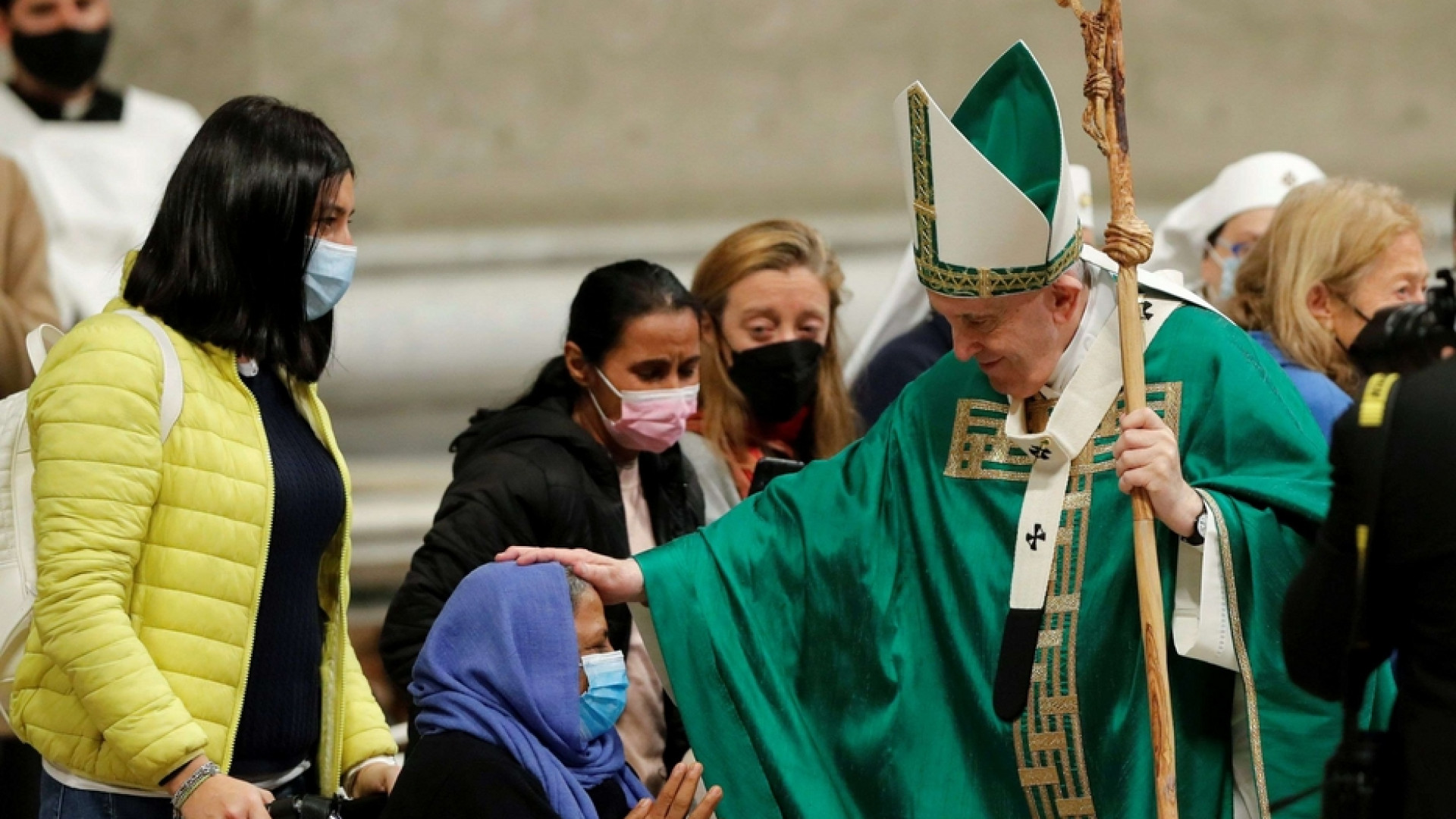 Immagine di Francesco: di fronte ai poveri i cristiani organizzino la speranza