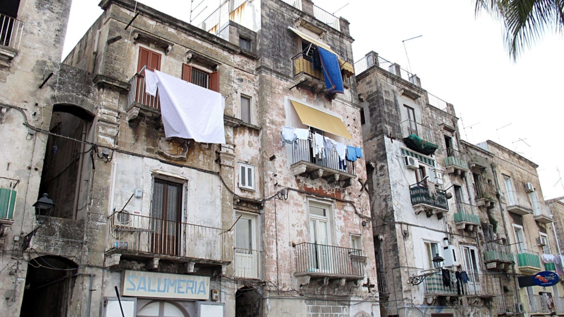 Immagine di Taranto, per le case a 1 euro offerte pure da Usa e Brasile