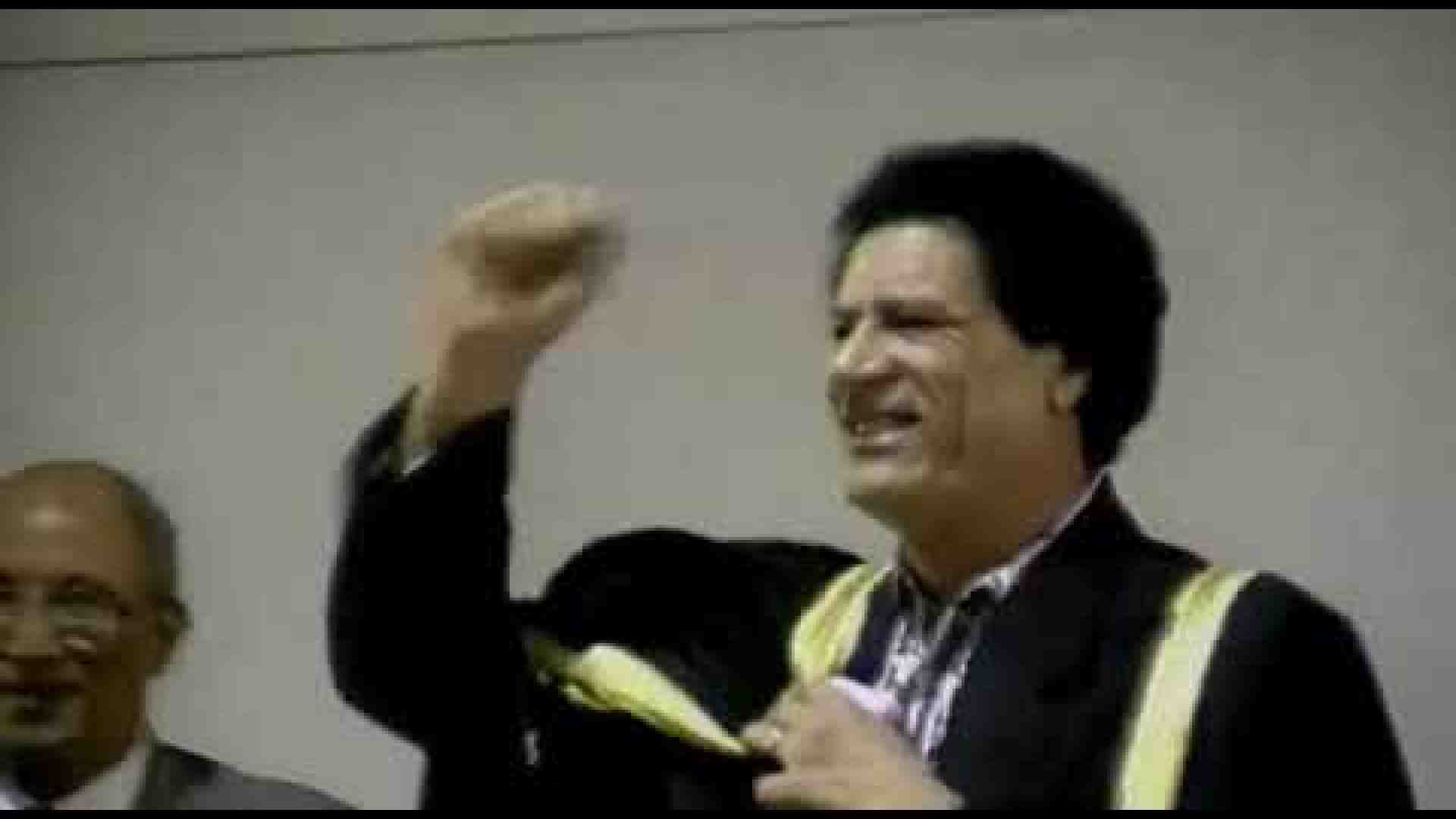 Immagine di Così l’Italia salvò la vita a Gheddafi. Ecco le missioni segrete