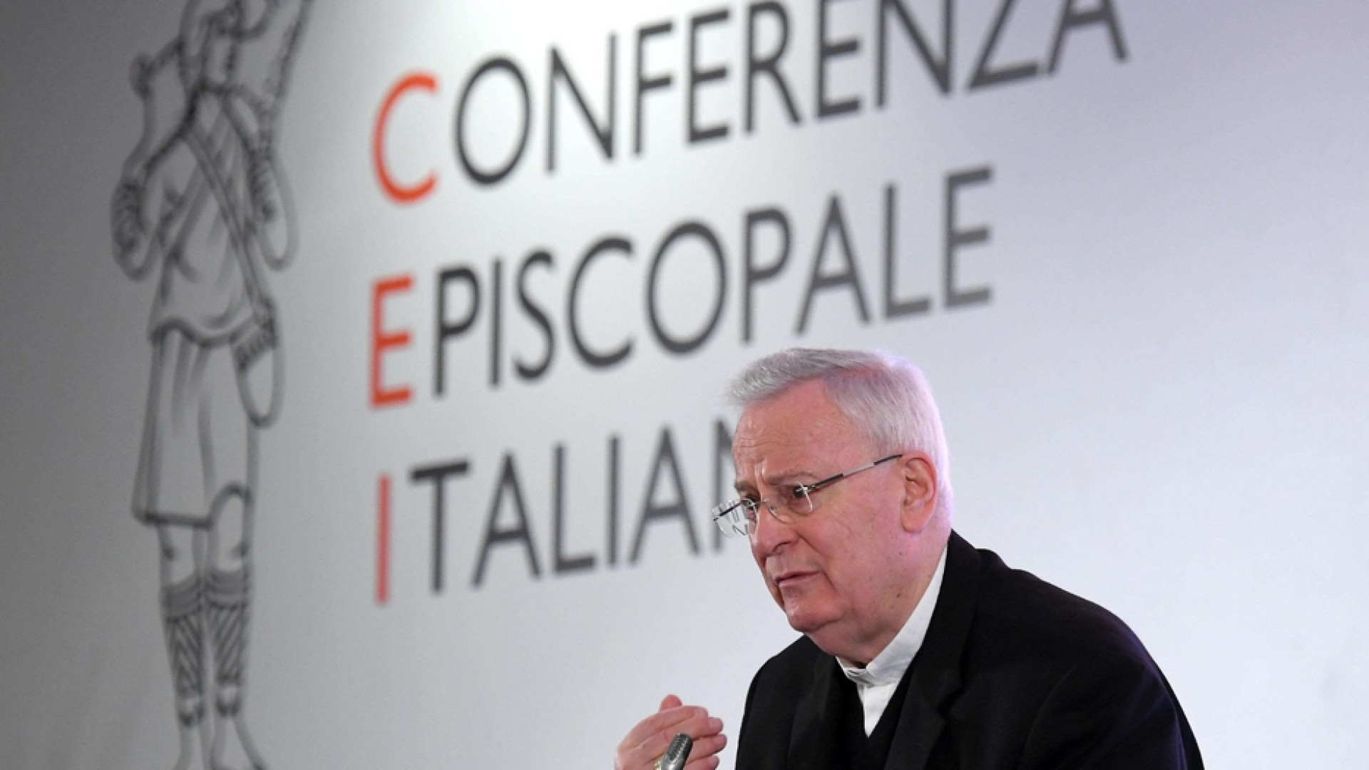 Immagine di Bassetti: dai vescovi l'invito morale a vaccinarsi