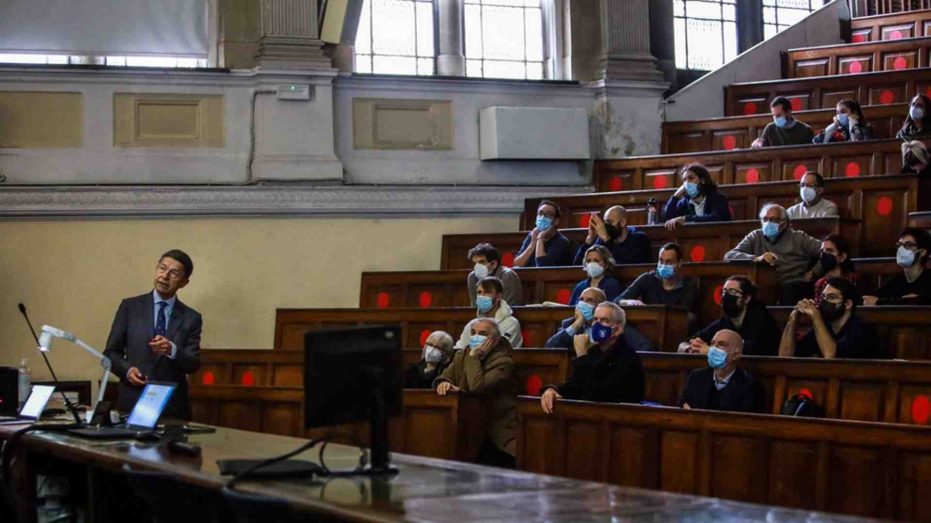 Immagine di Filosofi senza fondi per la ricerca. Fanno discutere gli ultimi finanziamenti