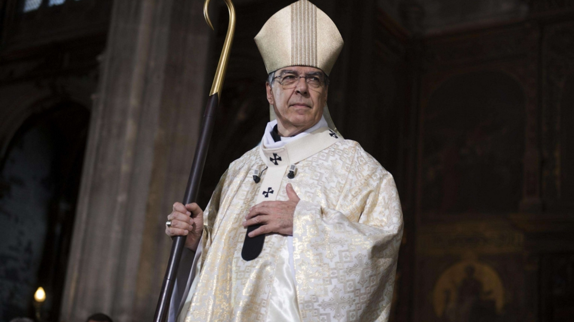 Immagine di Bufera sull'arcivescovo di Parigi che rimette il mandato a papa Francesco