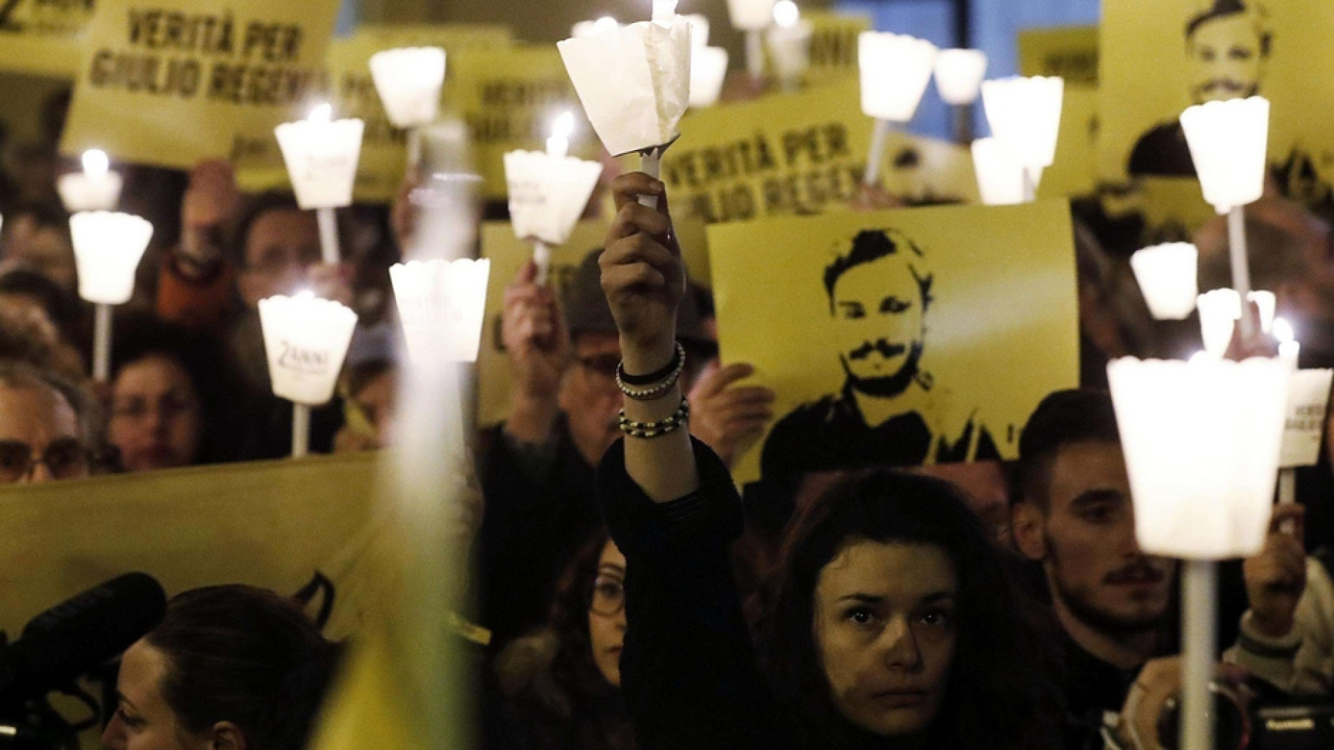 Immagine di Regeni, «il governo richiami l'Egitto alle sue responsabilità»