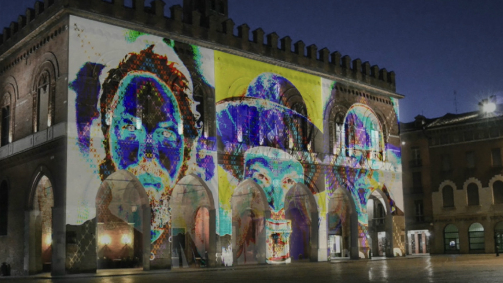 Immagine di Unritrattoperunirci: i “selfie” cremonesi illuminano il Natale