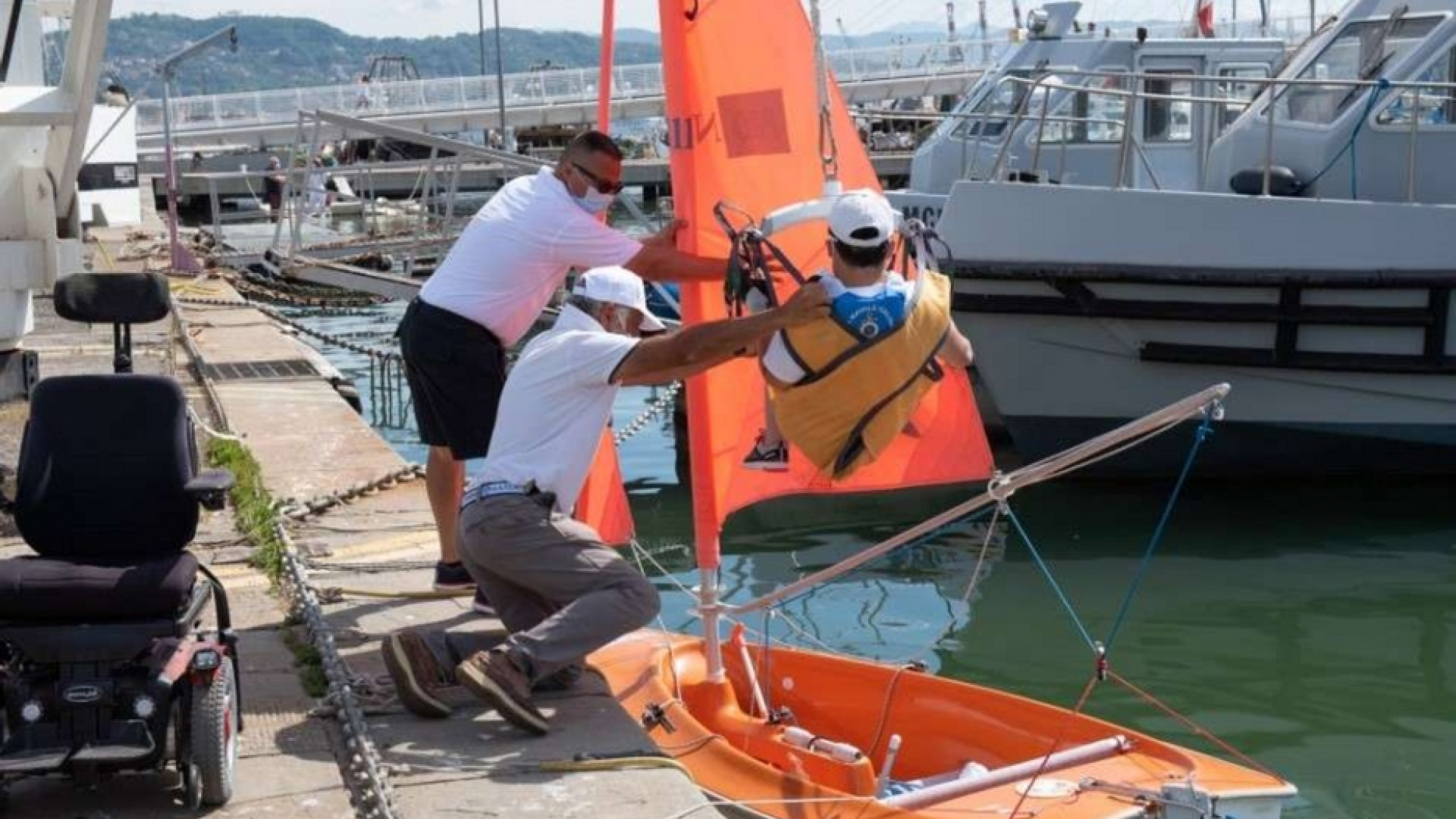 Immagine di Sulle ali del vento, ecco come i disabili scoprono il mare con la Lega navale