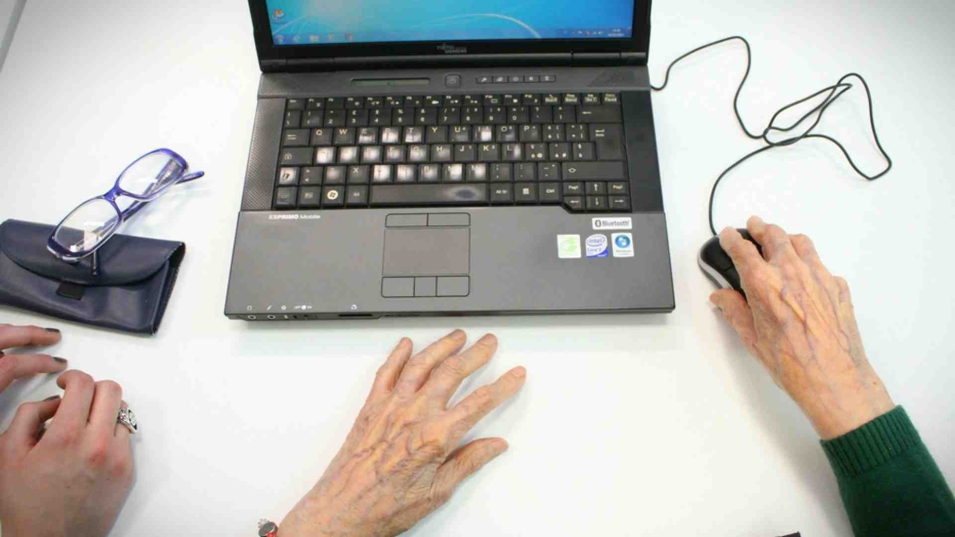 Immagine di Così la solidarietà si rinnova quando la povertà è digitale