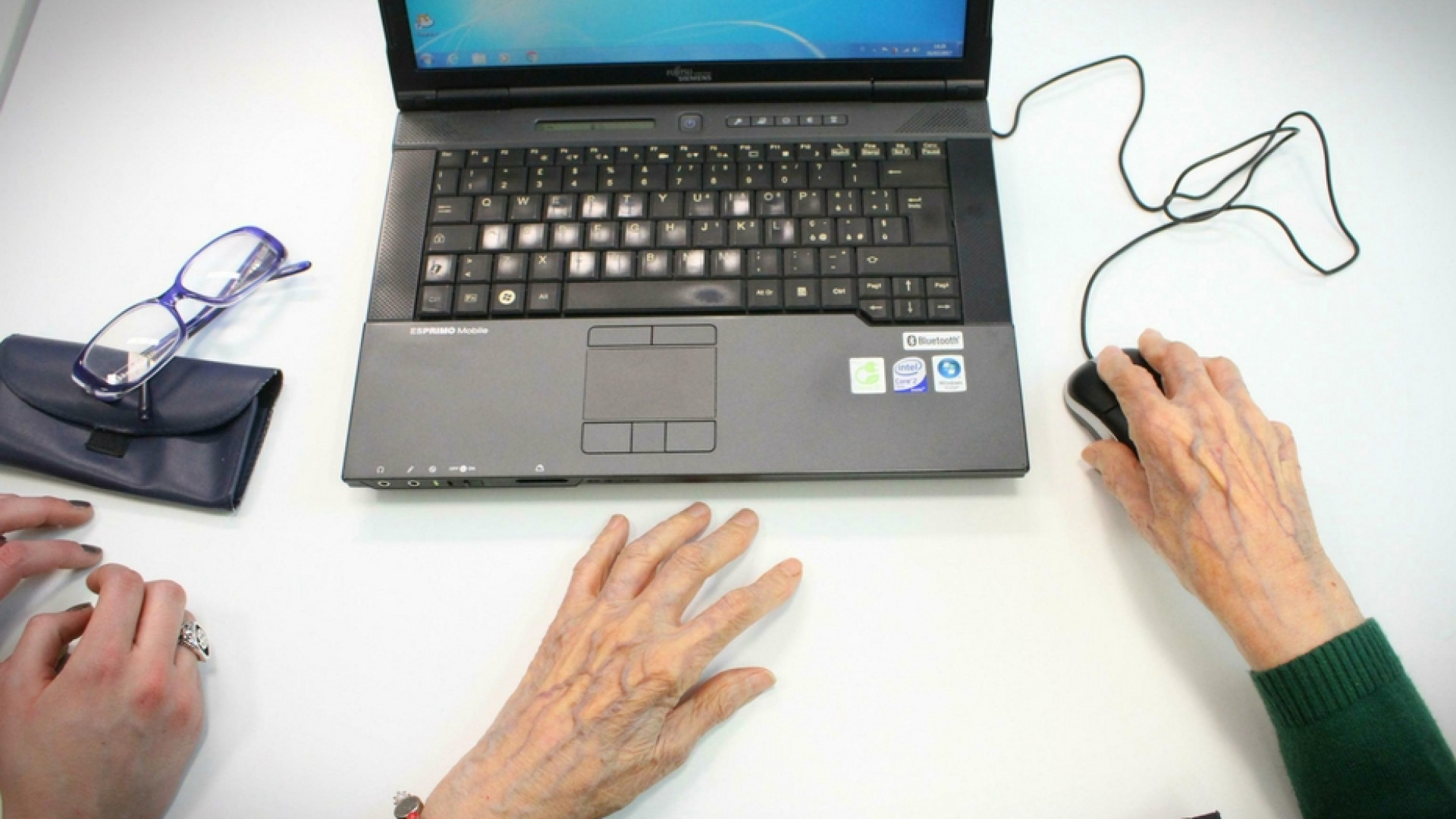 Immagine di Così la solidarietà si rinnova quando la povertà è digitale