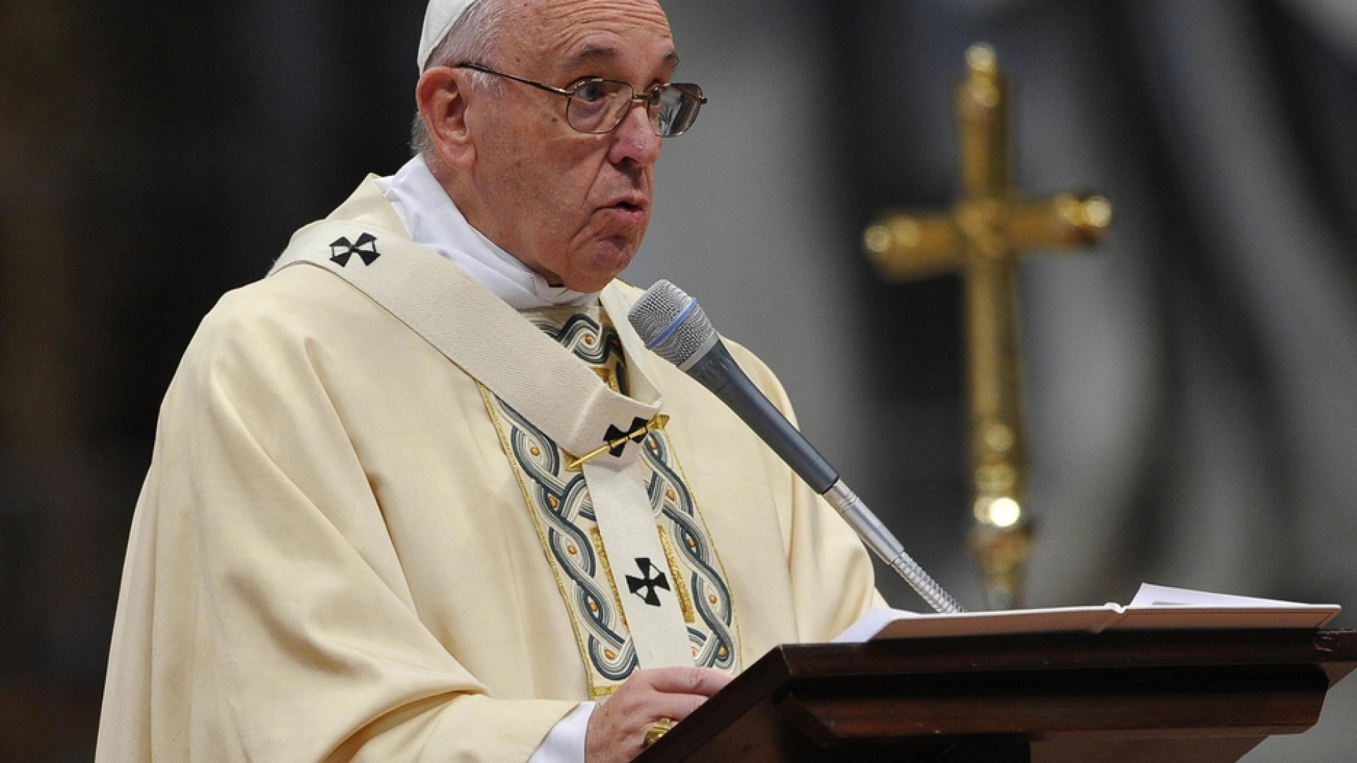 Immagine di Con il Papa dentro il Vangelo: un cammino dall'Alto all'altro