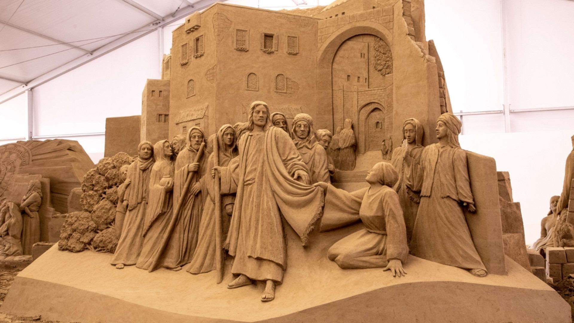 Immagine di Il presepe? Un miracolo (di mille tonnellate) di sabbia