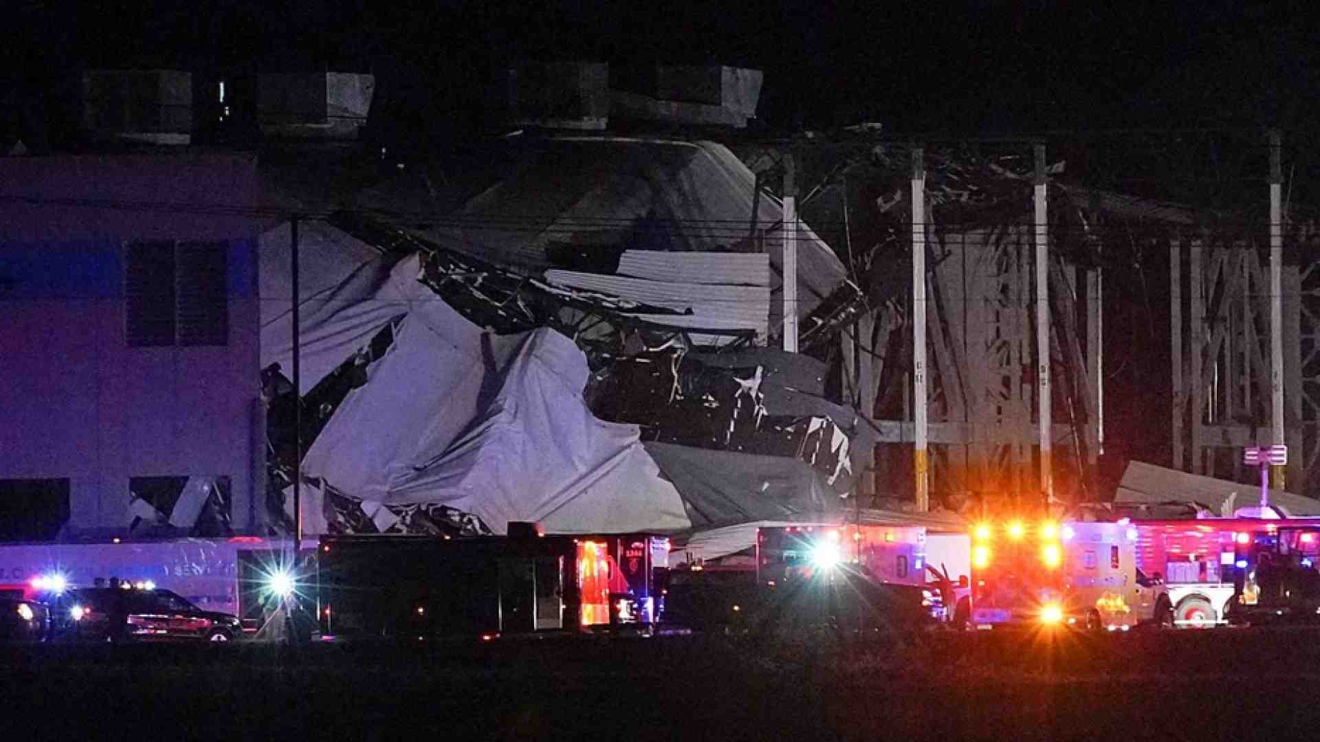 Immagine di 30 tornado devastano gli Stati Uniti centrali: si temono 100 morti