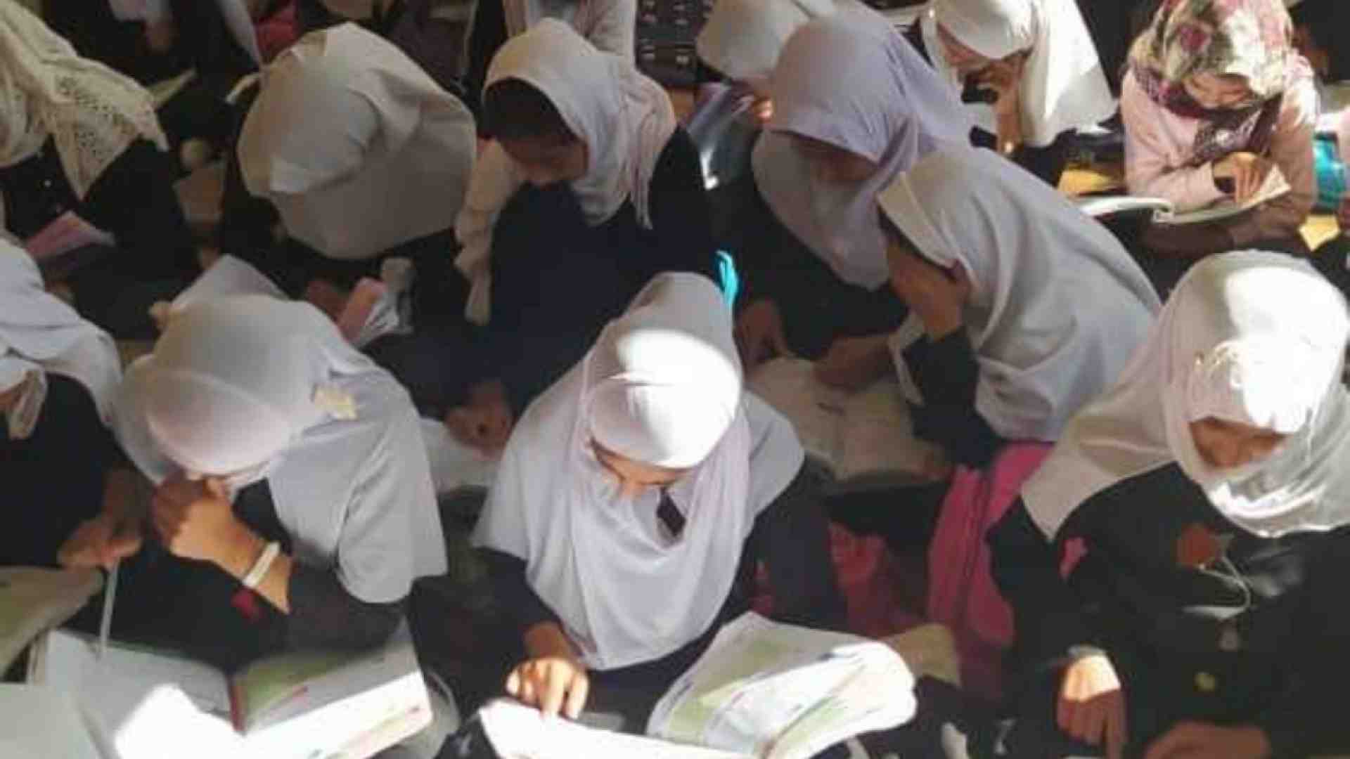 Immagine di La scuola negata alle ragazze e le «promesse da taleban»