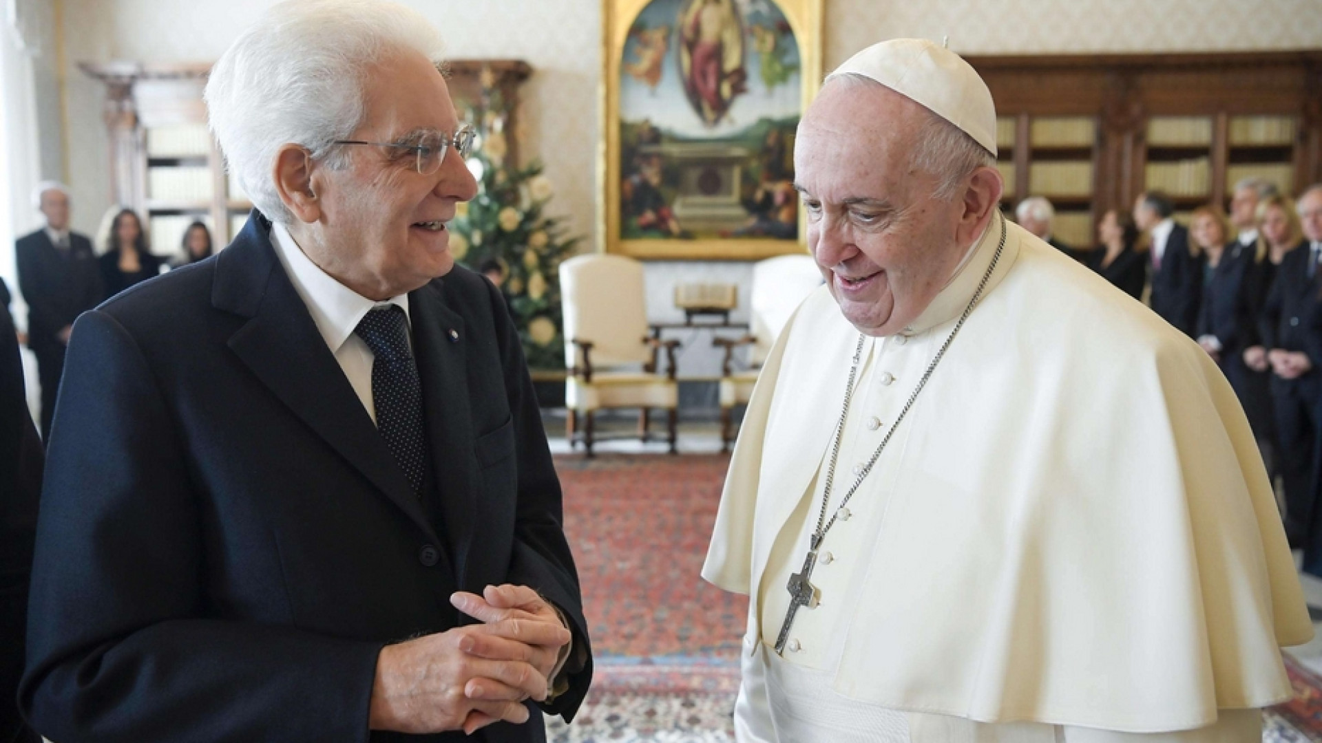 Immagine di Mattarella si congeda dal Papa: quella sintonia umana e istituzionale