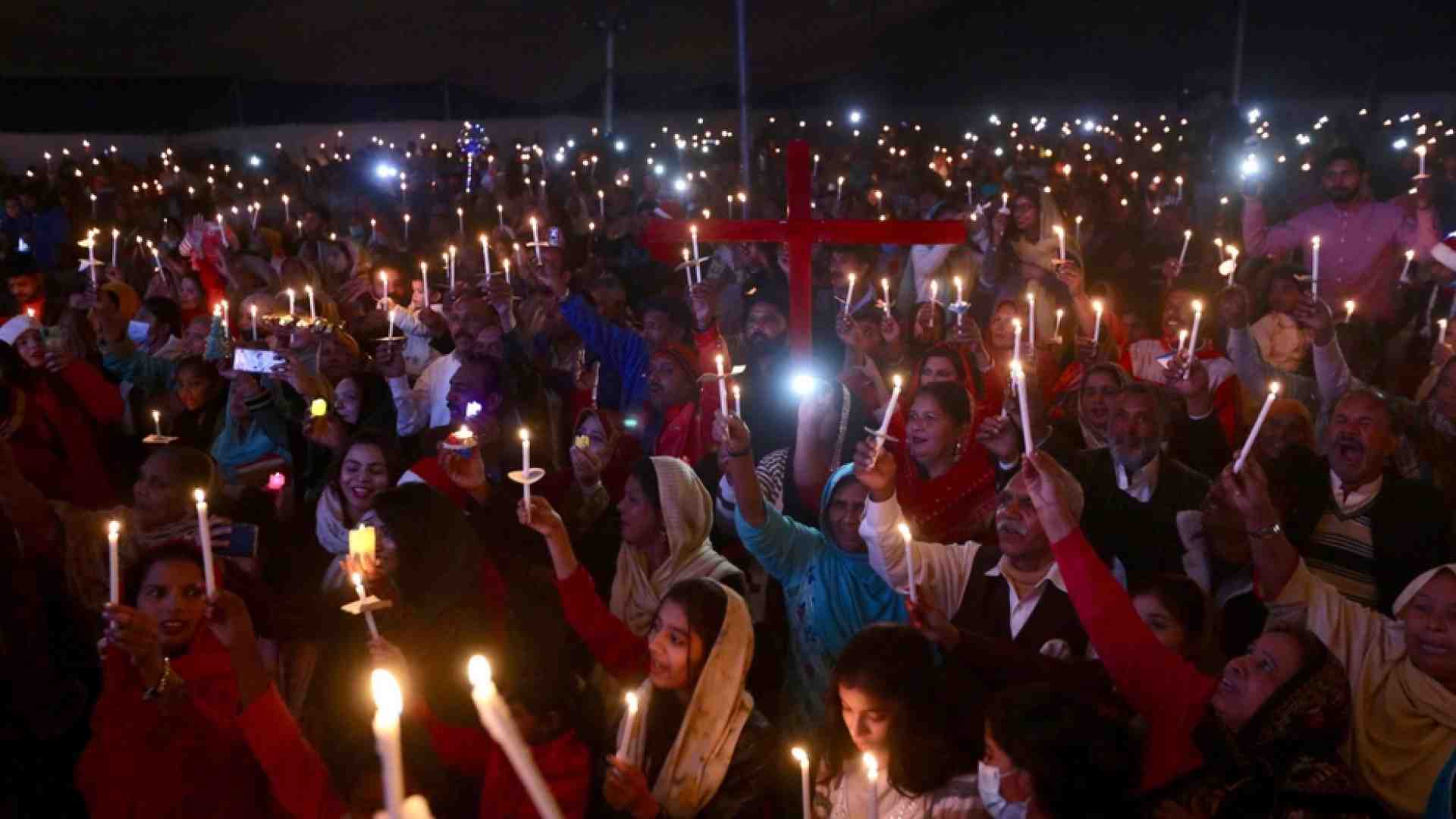 Immagine di Ritorna casa la ragazzina cristiana rapita e convertita a forza all'islam